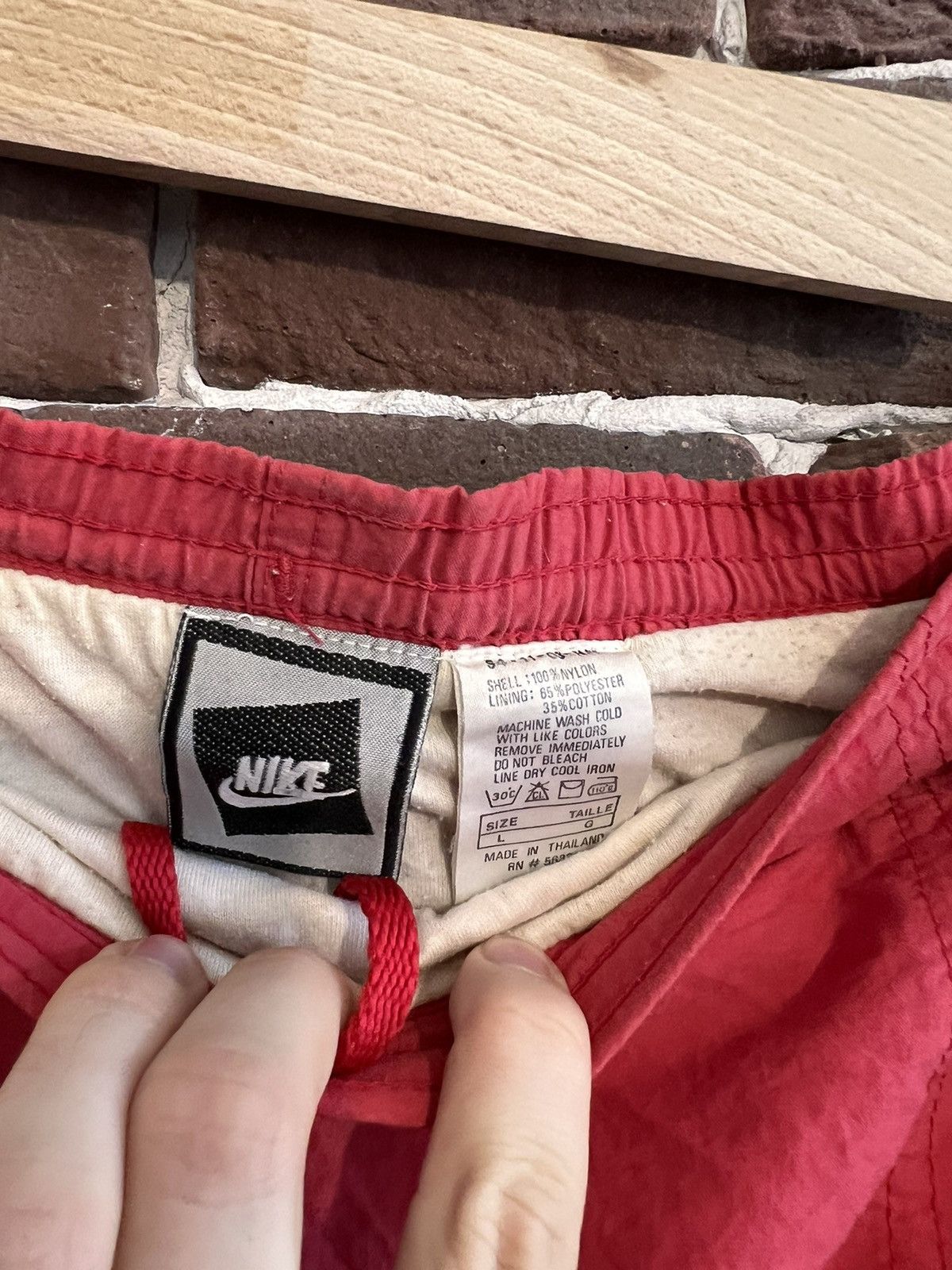 Nike Nike Vintage 90s Swoosh Shorts Rare Red Red Streetwear Size US 34 / EU 50 - 5 Thumbnail