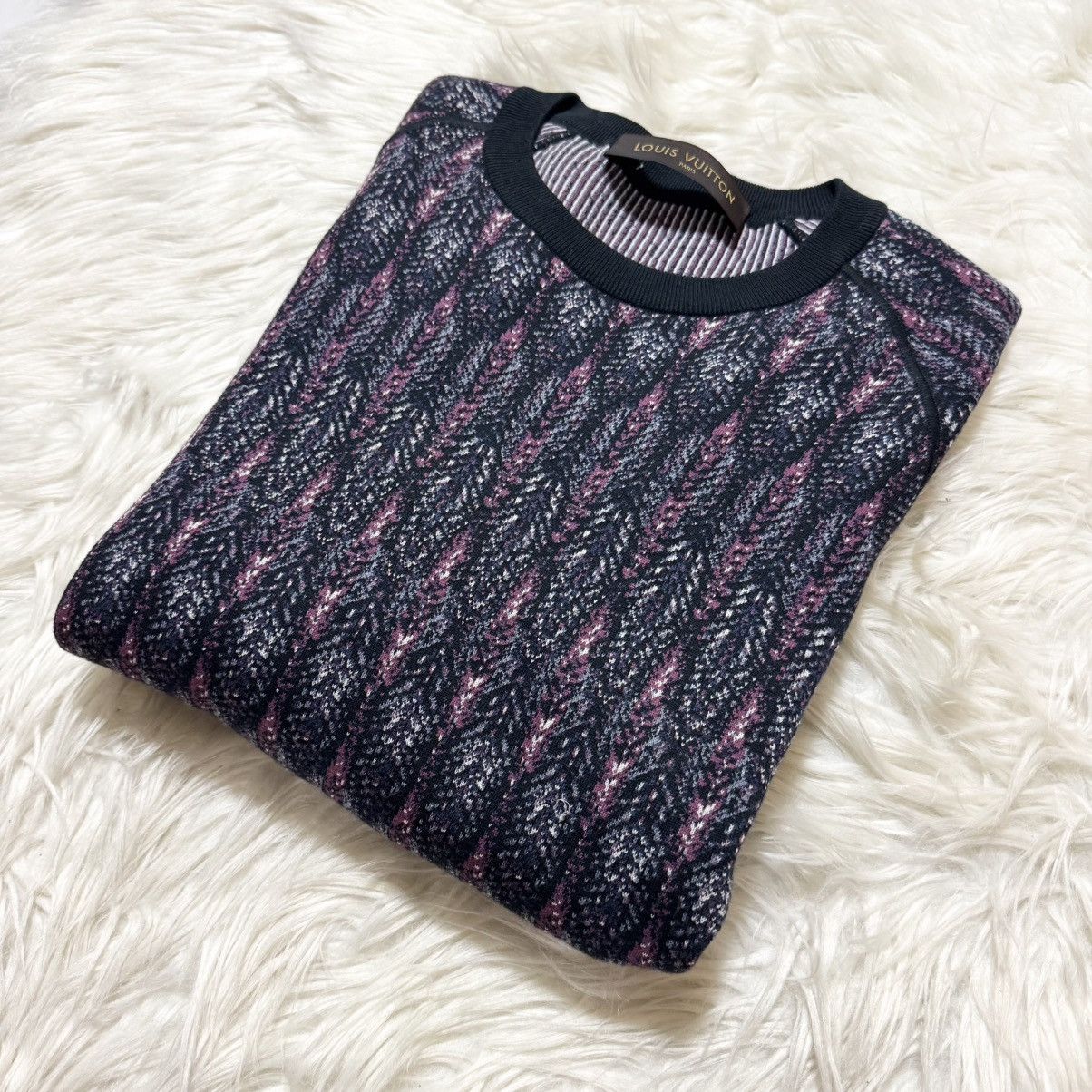 Louis Vuitton Louis Vuitton LV Leather Patch Art Design Sweater Size US S / EU 44-46 / 1 - 9 Thumbnail