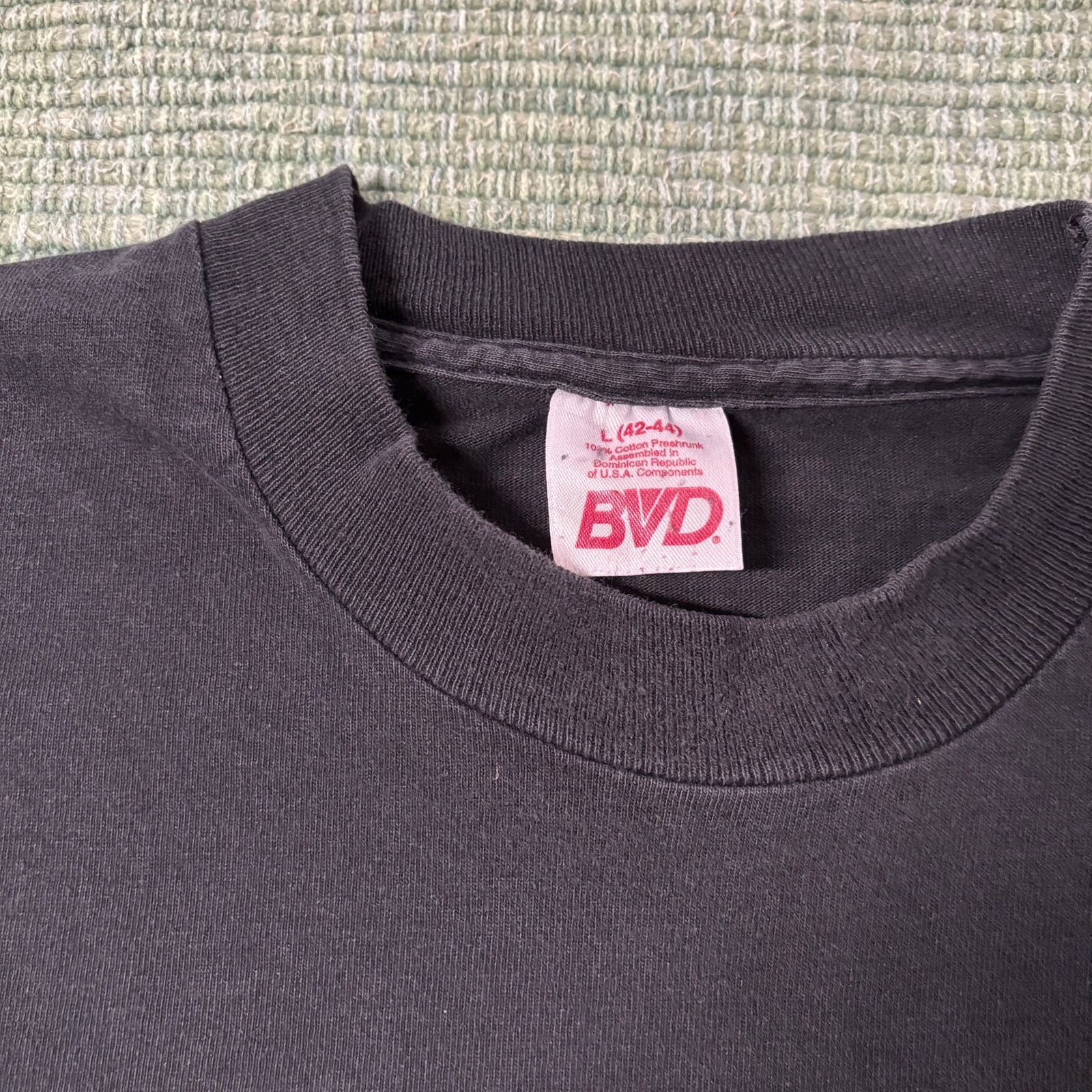 Vintage Vintage faded black pocket tee shirt 1990s size large Size US L / EU 52-54 / 3 - 7 Thumbnail