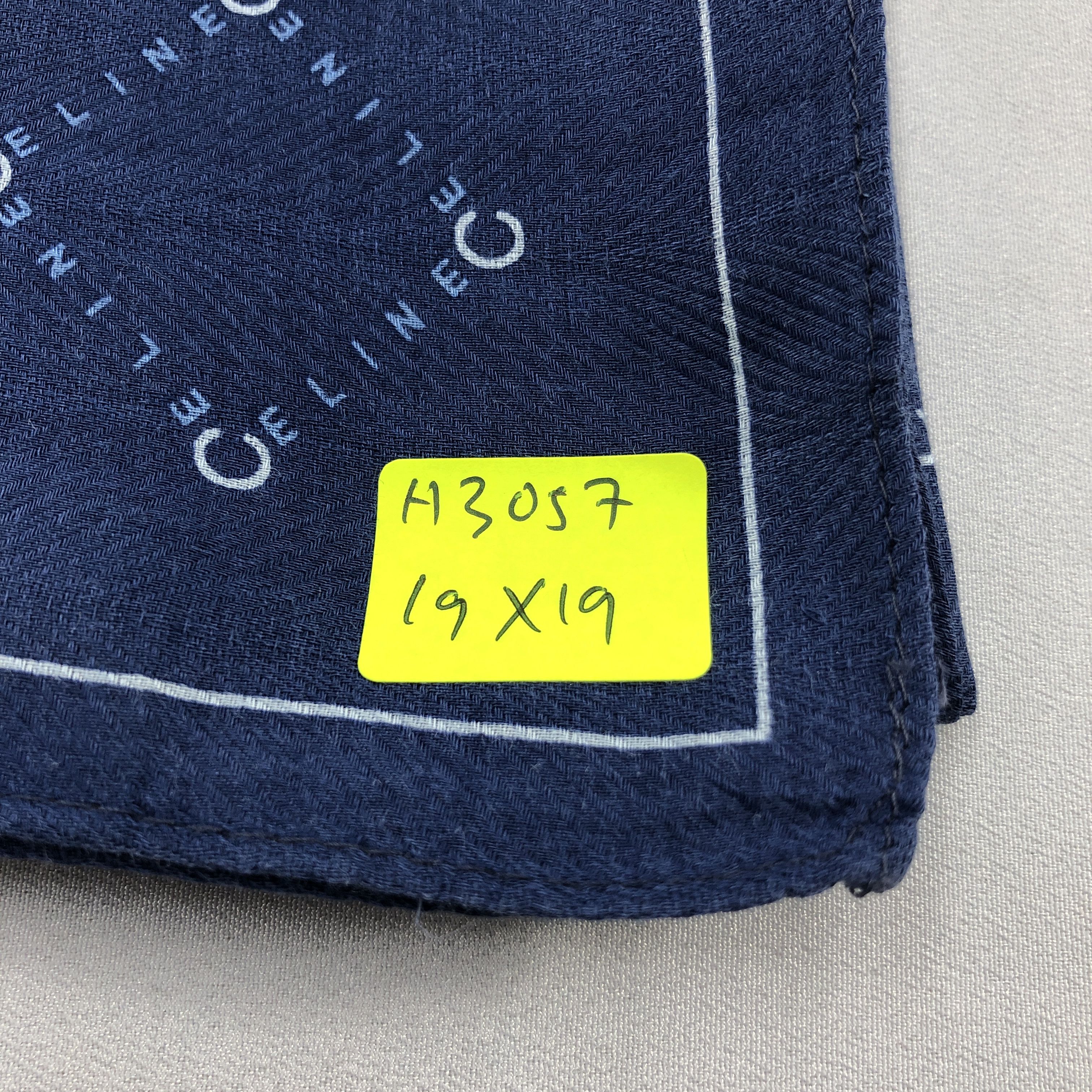 Celine Celine Handkerchief Neckerchief Bandana H3057 Size ONE SIZE - 7 Thumbnail
