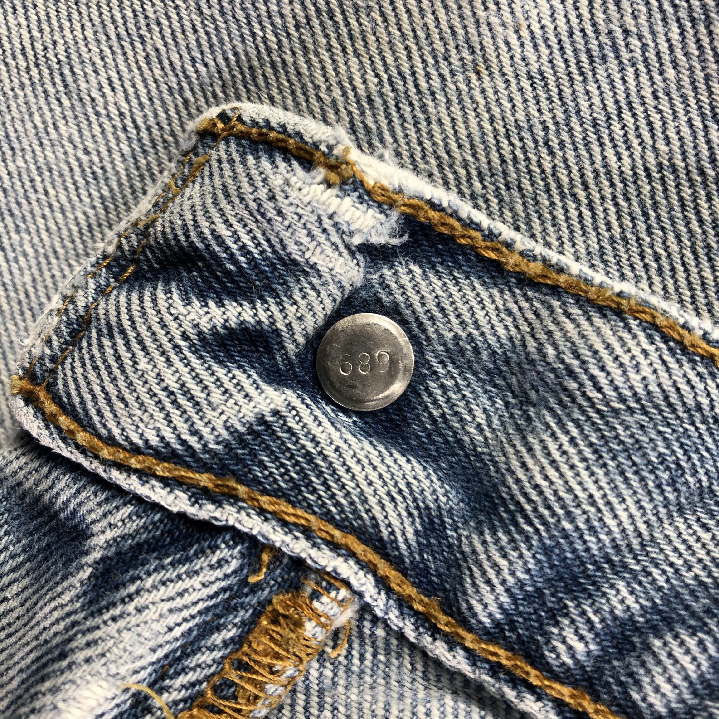 Levi's Vintage 90s Light Wash Levis 550 Jeans-J3036 Size US 32 / EU 48 - 10 Thumbnail