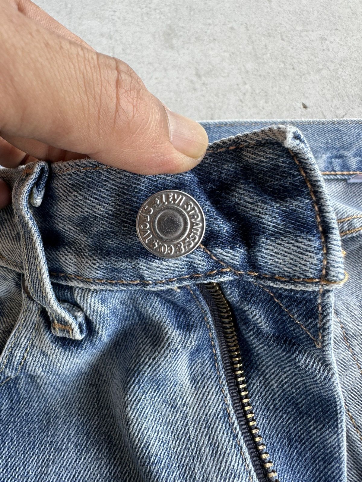 Levi's Vintage Clothing Vintage LEVI’S 505 Jeans Blue Washed Big E Denim Pants W30 Size US 30 / EU 46 - 10 Thumbnail