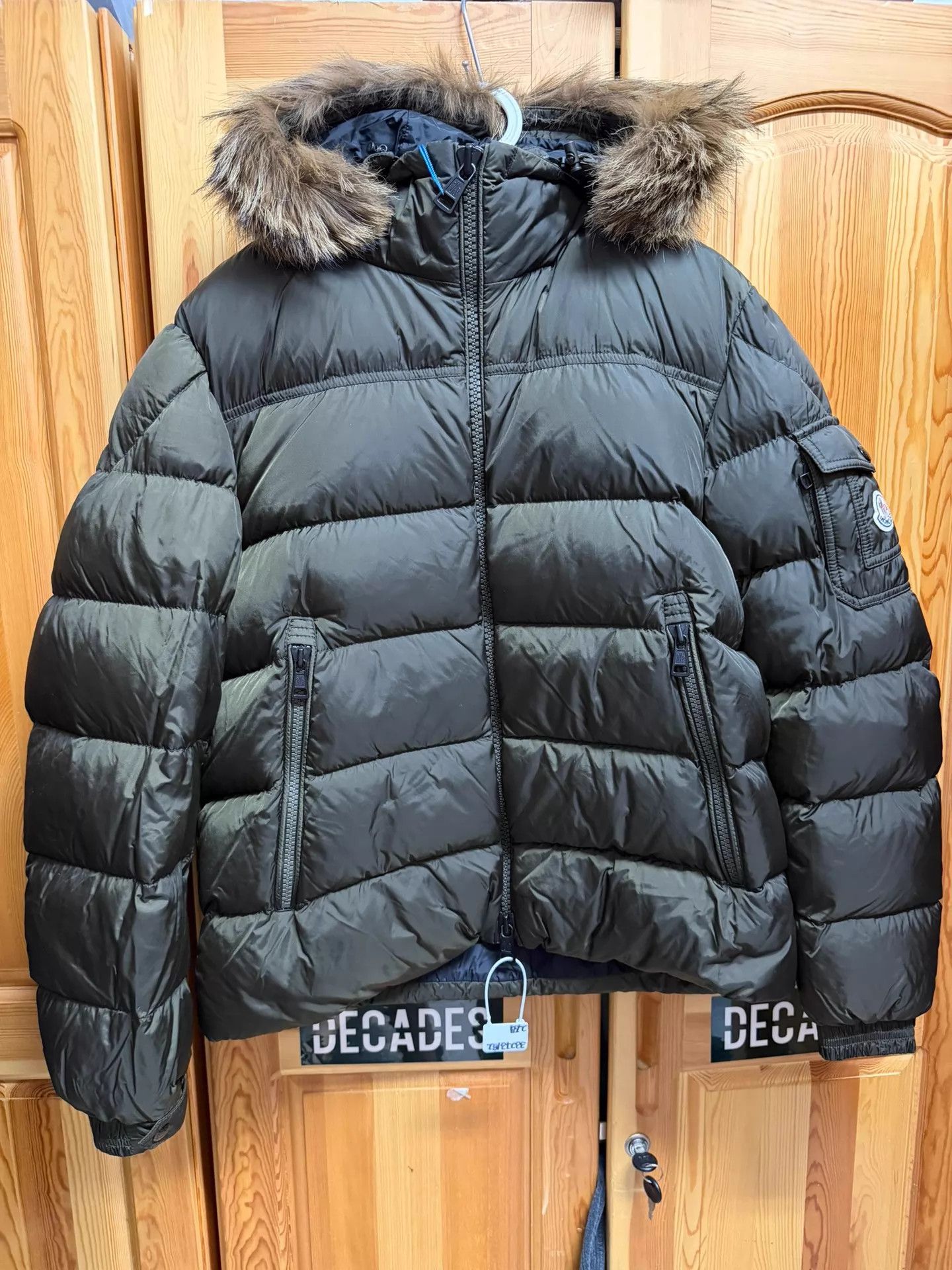 Moncler Moncler Big Fur Collar Down Jacket Size 2 Size M / US 6-8 / IT 42-44 - 1 Thumbnail