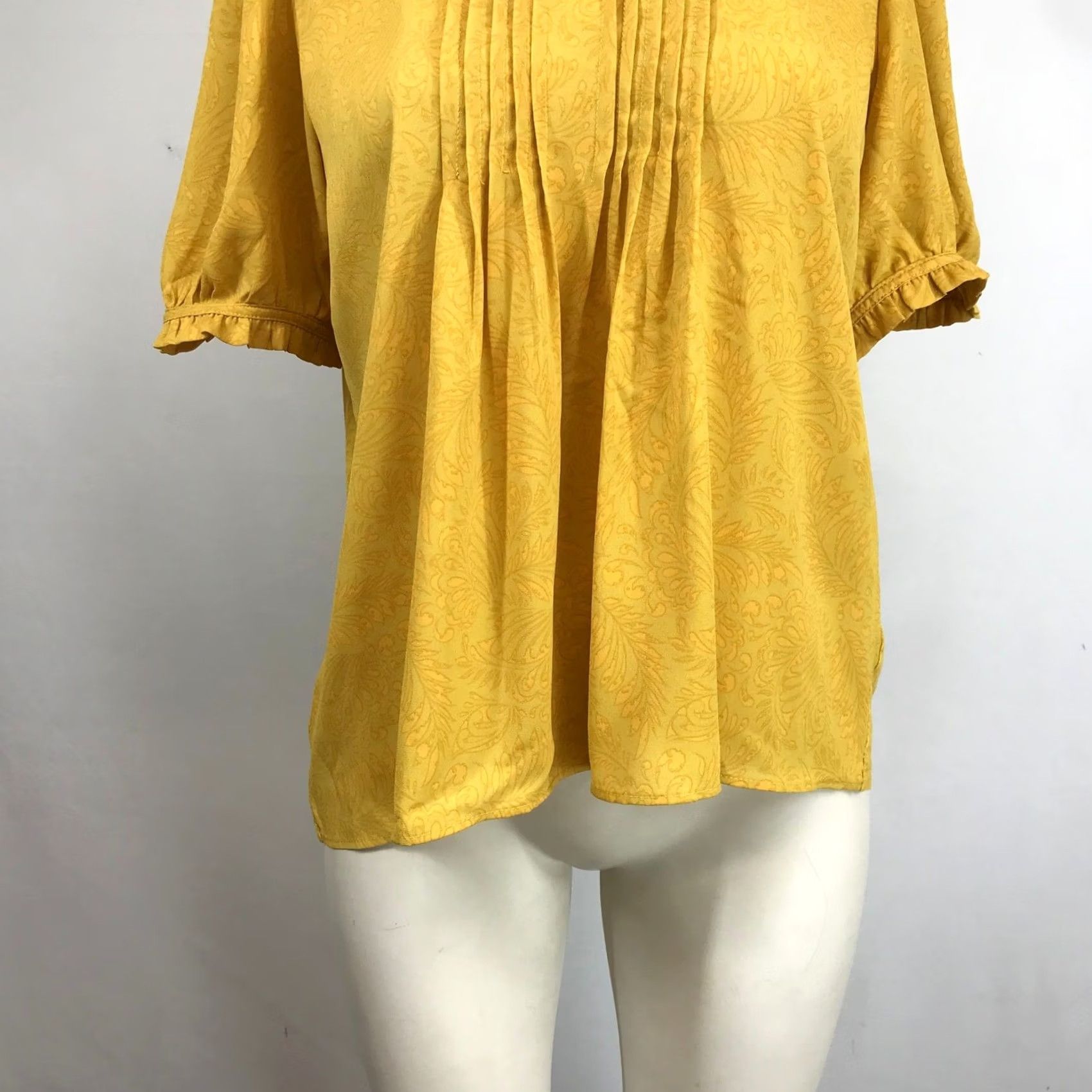 Loft VINTAGE LOFT? No, LOFT Petites Yellow Paisley Jacquard Pintuck Ruffle Neck Puff Sleeve Blouse PS Petites Women Blouse Yellow Paisley Jacquard Size S / US 4 / IT 40 - 3 Thumbnail