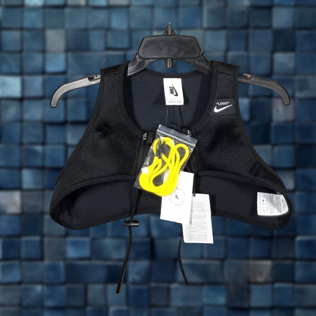 Nike Nike Vest Womens L Black NRG Cross BV8054-010 Padded Lightweight No Pouch NWT Size L / US 10 / IT 46 - 1 Thumbnail