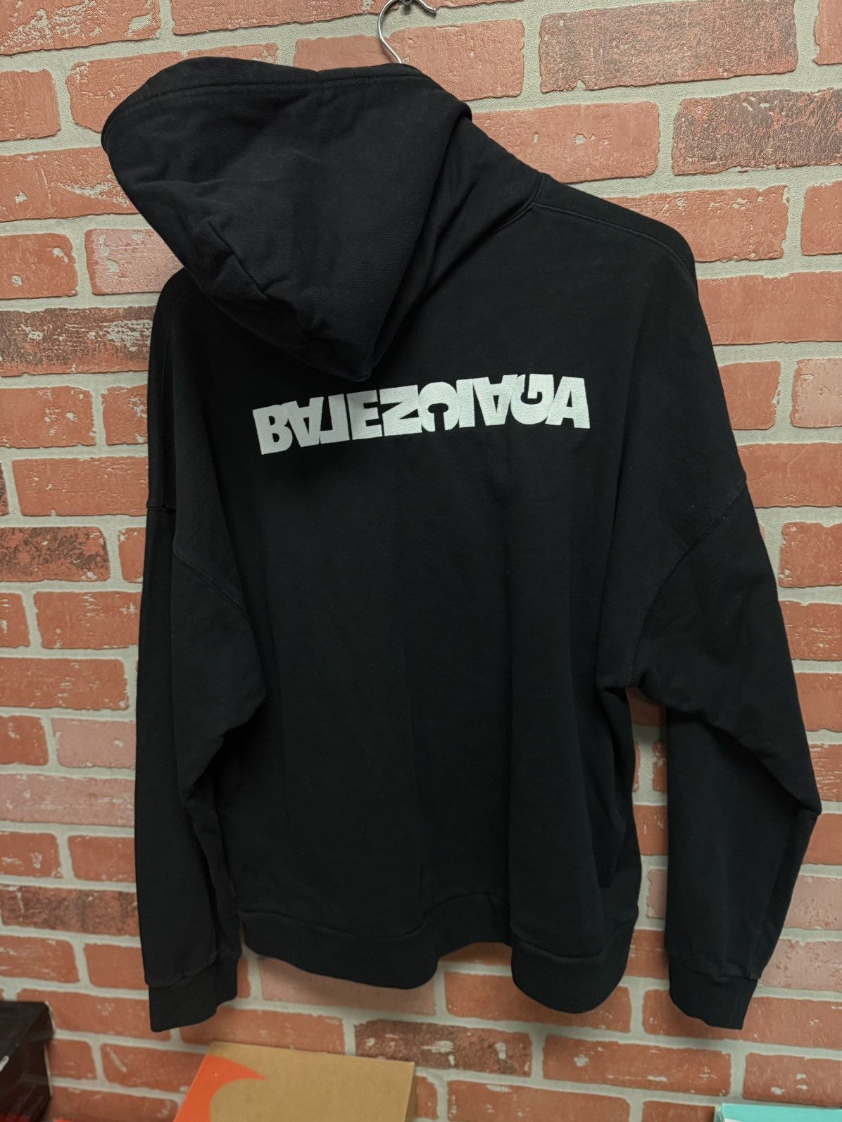 Balenciaga Balenciaga Black White Hoodie Size 2(M) Clean Size US M / EU 48-50 / 2 - 8 Thumbnail