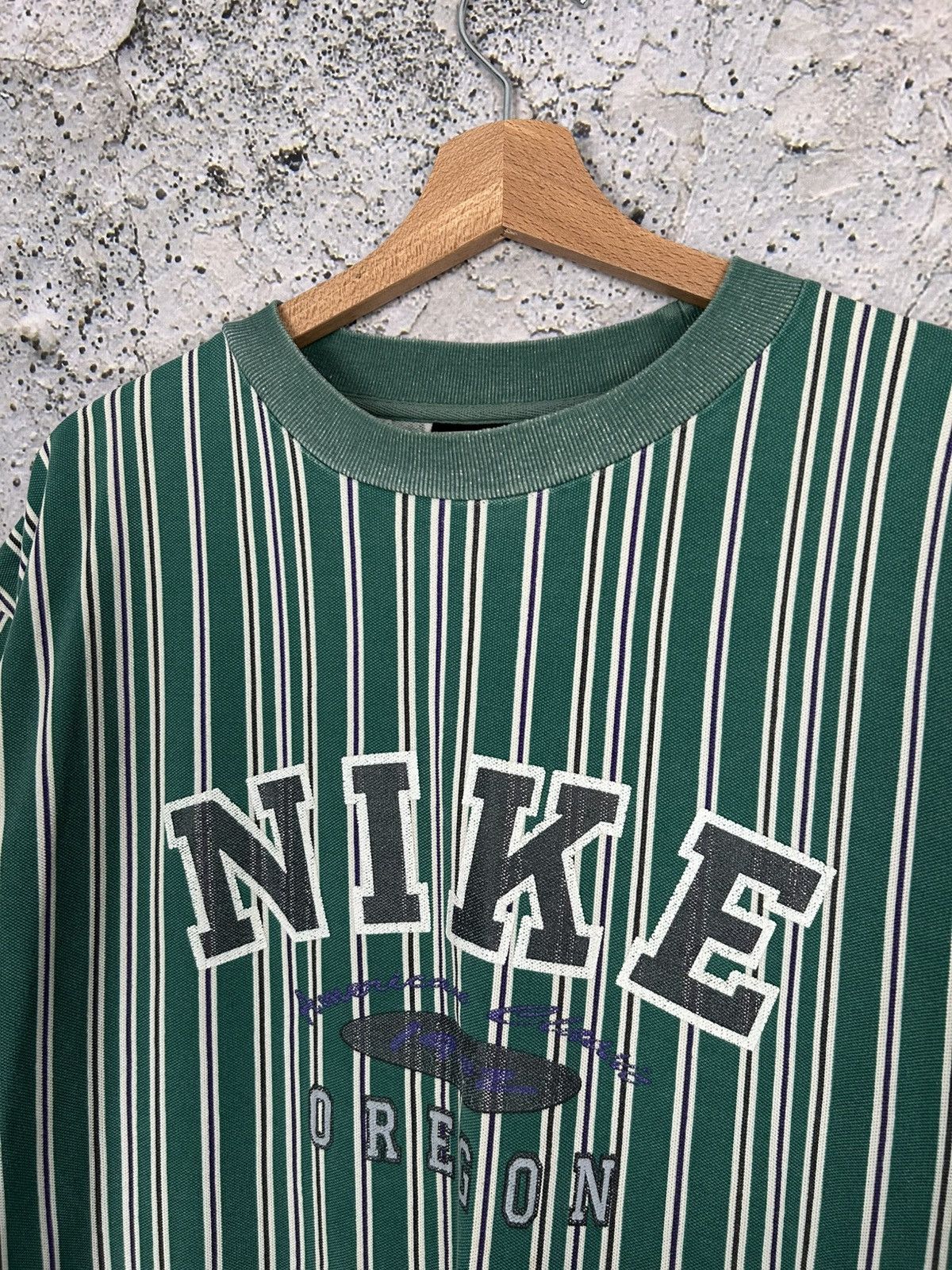 Nike Vintage Nike Stripe 90s Green Tee Archive Rare Sport Hype Size US M / EU 48-50 / 2 - 3 Thumbnail