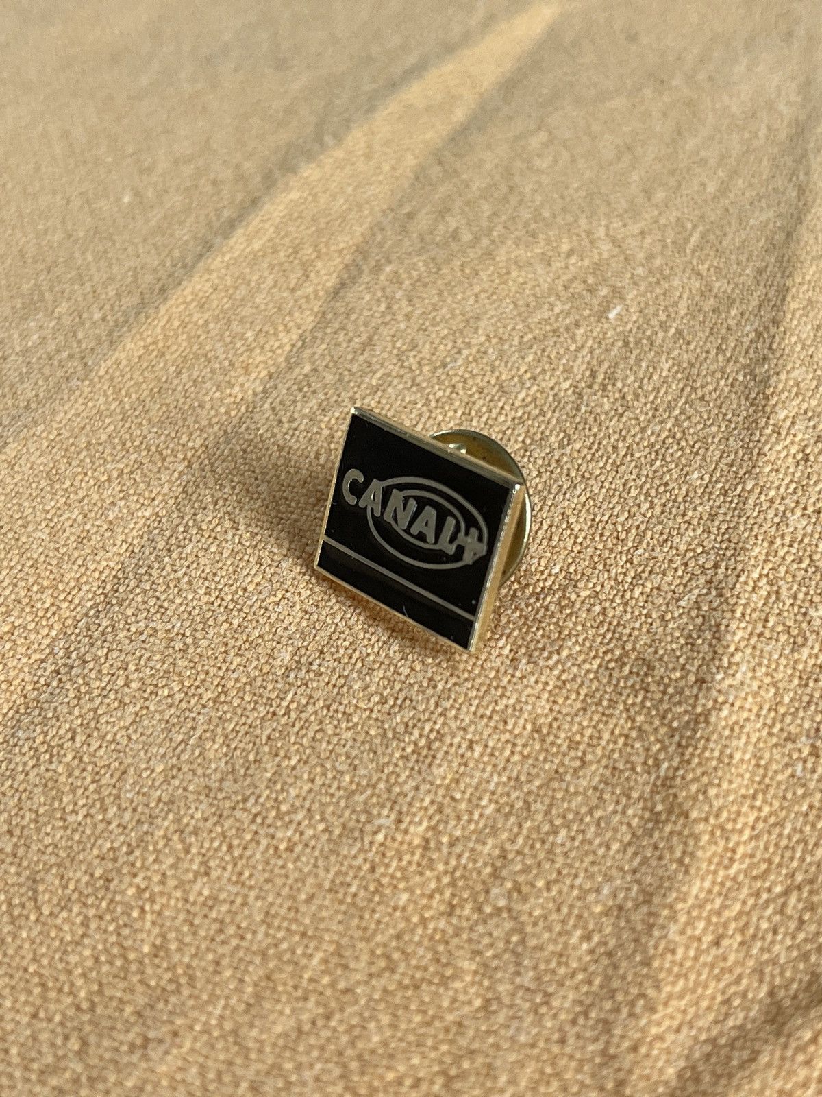 Vintage Canal plus vintage pin Size ONE SIZE - 3 Thumbnail