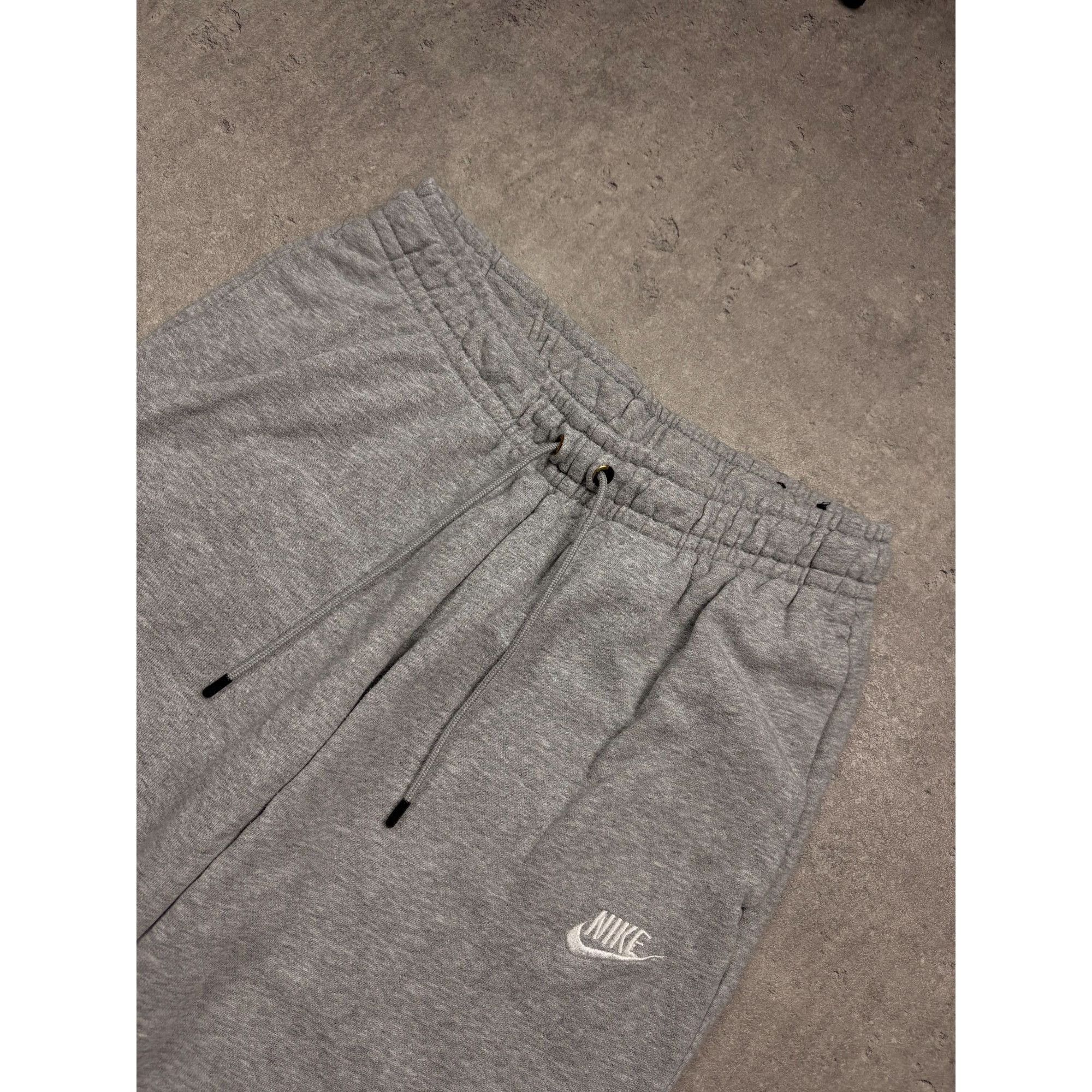 Nike Nike Men's Sportswear Club Fleece Joggers – Grey Heather – S Size US 30 / EU 46 - 2 Thumbnail