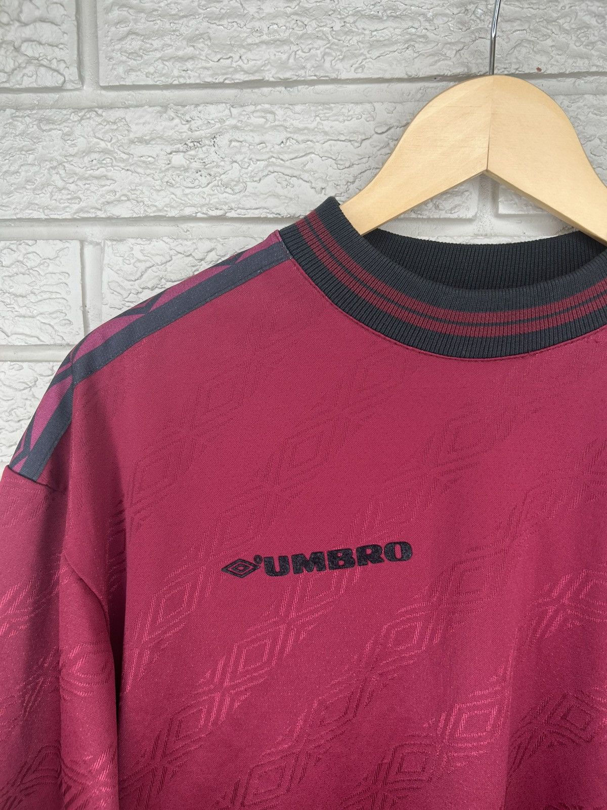 Umbro Vintage 90s Umbro Burgundy AOP Logo Jersey Size US M / EU 48-50 / 2 - 3 Thumbnail