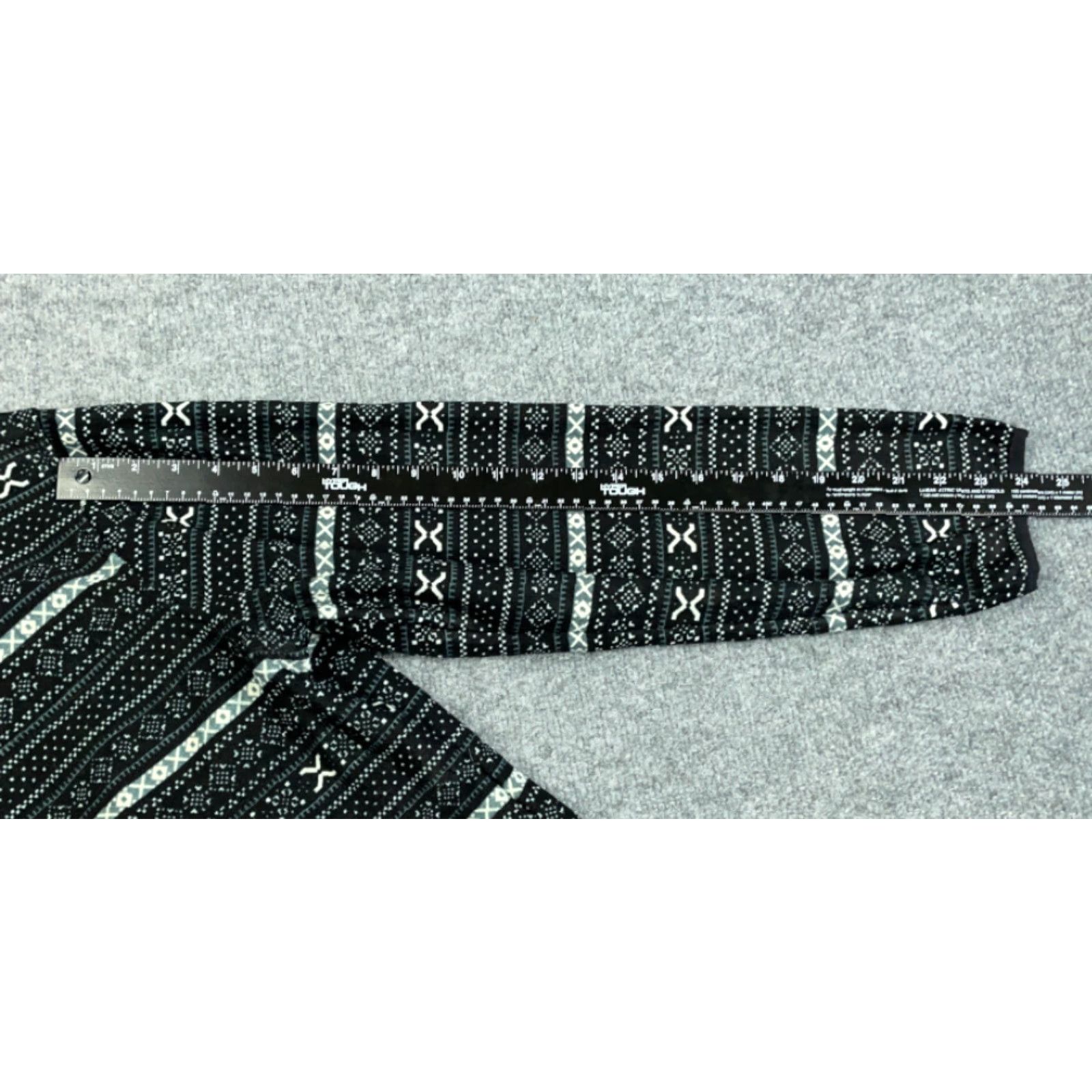 Vintage Ski Lodge Style Jacket Women's XL Black 1/4 Snap Fleece Pullover Tribal Motif Size XL / US 12-14 / IT 48-50 - 5 Thumbnail