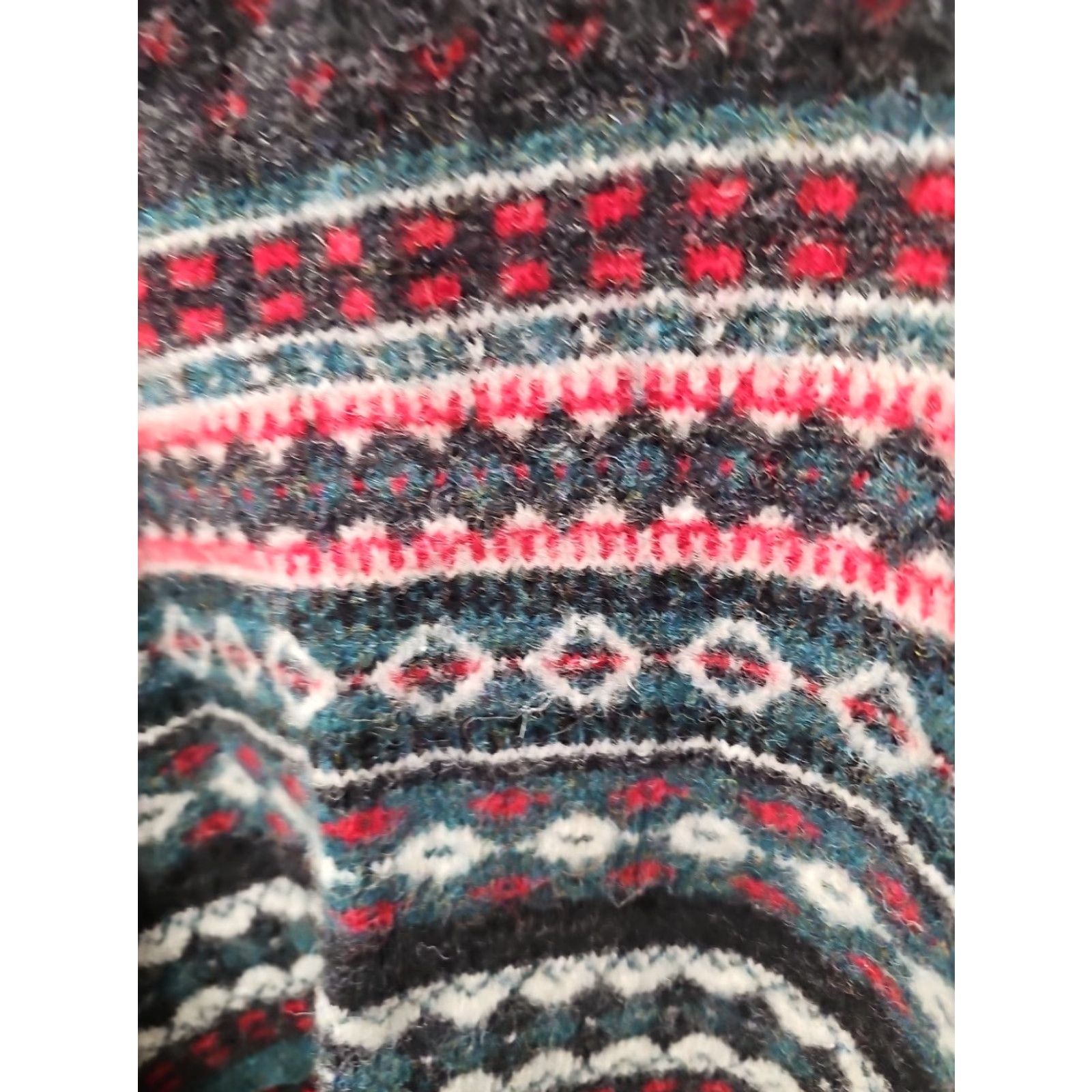 Vintage VINTAGE L.L. BEAN Cardigan Wool Fair Isle Design 100% Wool Women's Large Size L Navy Blue/Cream/Red/Green First Letter Caps? Size L / US 10 / IT 46 - 6 Thumbnail