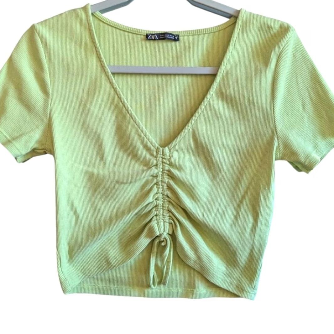 Zara Zara Shirt Cropped Short Sleeve Lime Green Ruched V-Neck Womens L Size Size L / US 10 / IT 46 - 2 Thumbnail