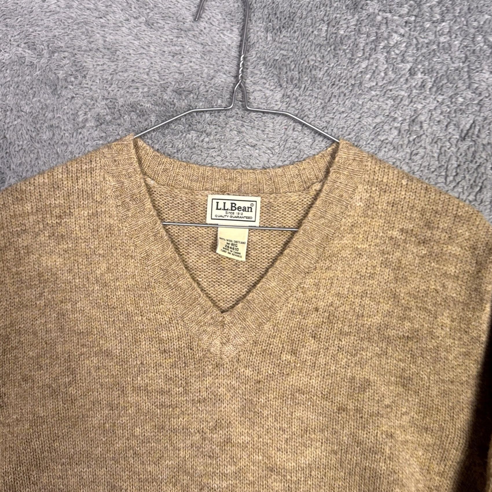 Vintage L.L. Bean Sweater Mens M 100% Shetland Wool V Neck Pullover Jumper Knit Brown Long Sleeve Regular Fit Winter Knit 264610 Mens Size US M / EU 48-50 / 2 - 4 Thumbnail