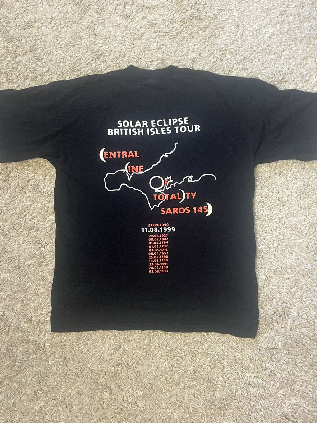 Vintage Vintage 1999 Solar Eclipse British Isles tour Rare crazy tee Size US M / EU 48-50 / 2 - 2 Thumbnail