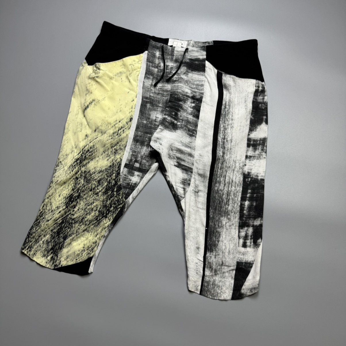Helmut Lang Helmut Lang - Spring 2012 Front Cropped Trouser/Short Size 30" / US 8 / IT 44 - 3 Thumbnail