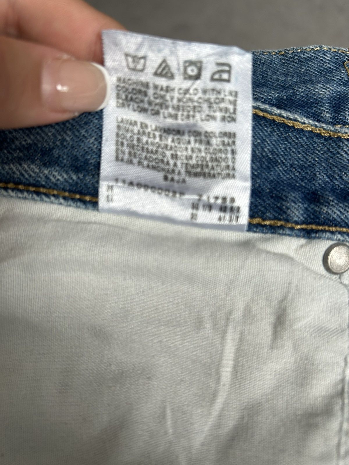 Lee Lee Vintage Denim – Size 33x30, Light Wash Size US 33 - 8 Thumbnail
