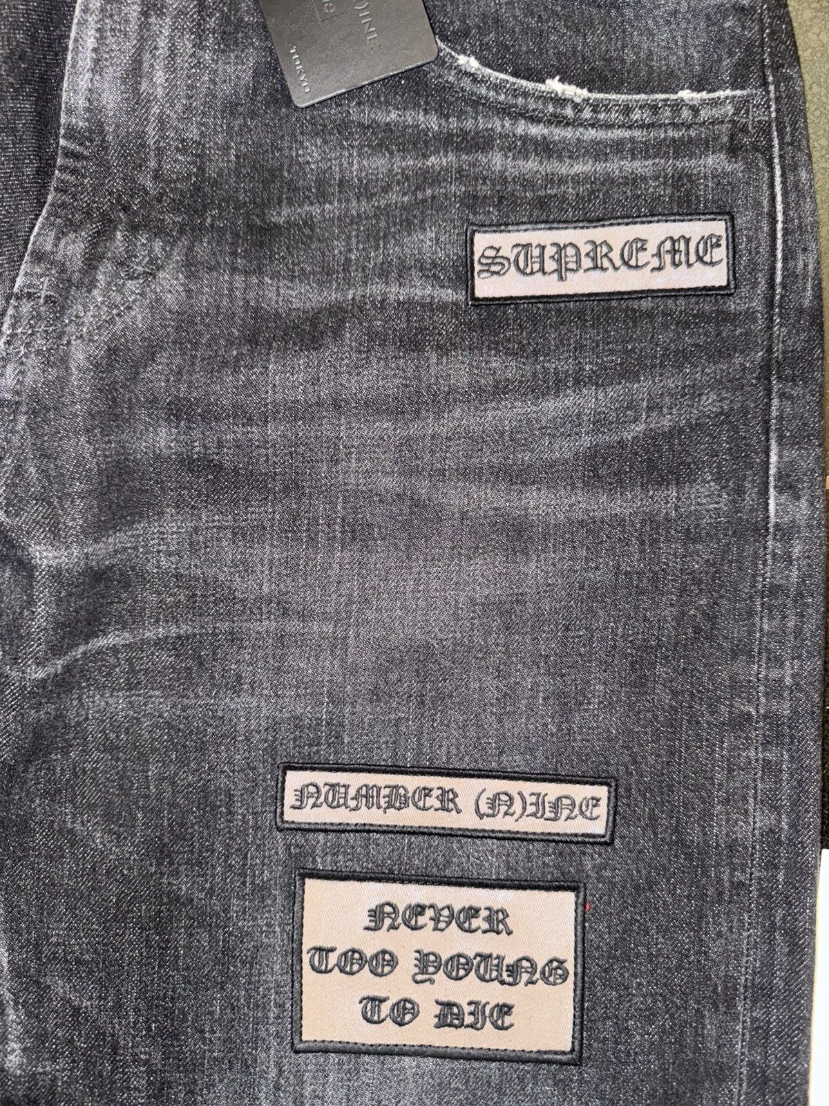 Number (N)ine × Supreme Supreme®/Number (N)ine Patches Loose Fit Selvedge Jean Size US 30 / EU 46 - 16 Thumbnail