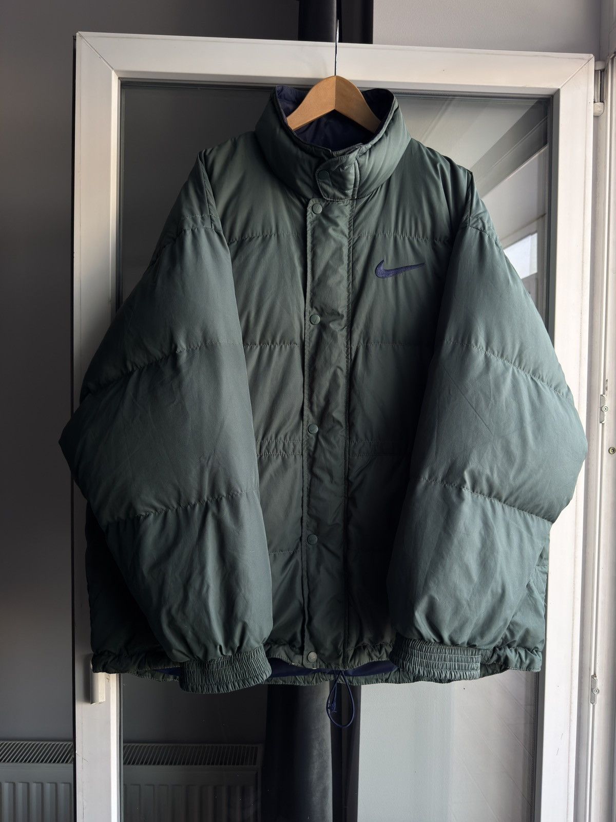Nike Vintage Nike Down Puffer Jacket Big Swoosh Logo 00's Retro Size US XL / EU 56 / 4 - 1 Thumbnail