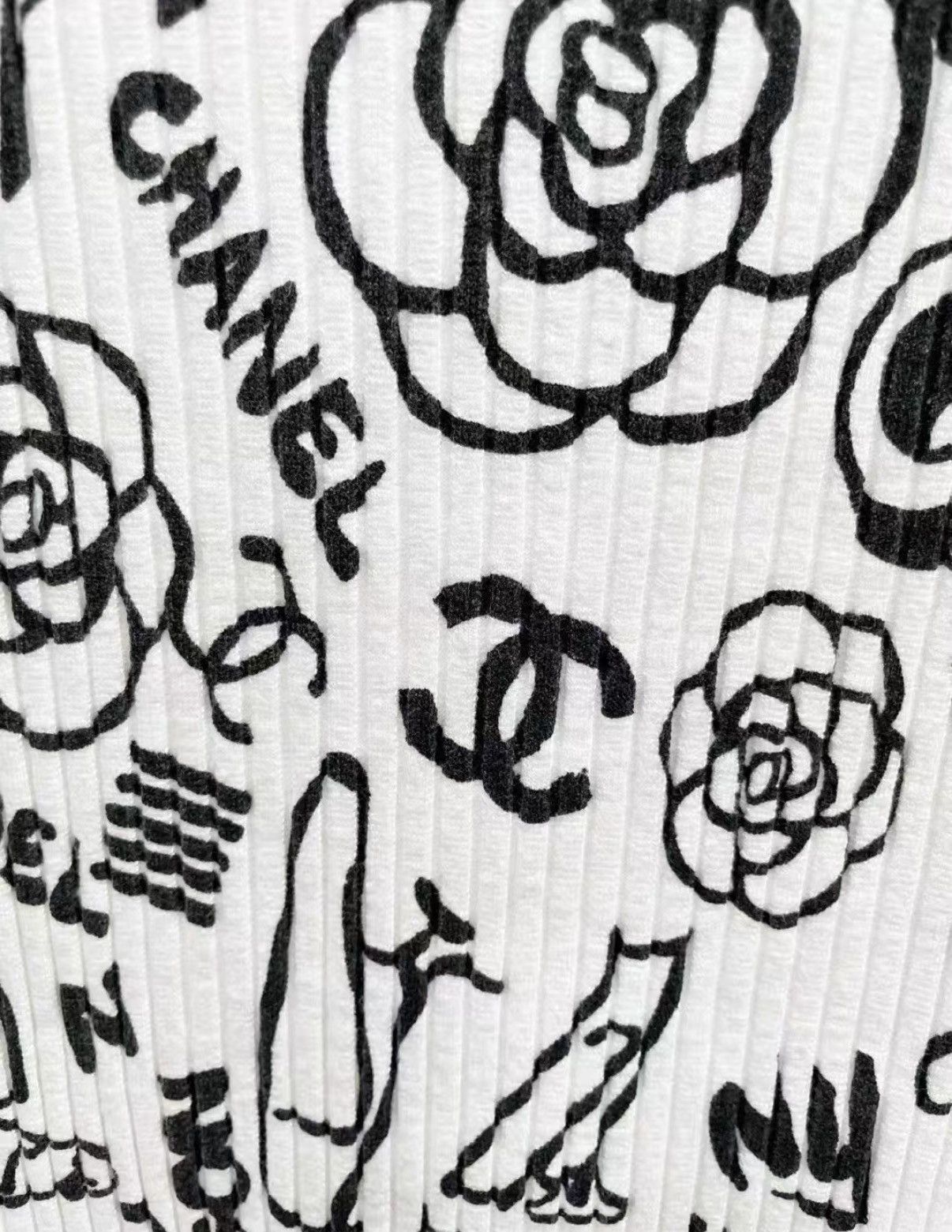 Chanel Chanel Black & White Graffiti Sleeveless Tank Top J33 Size XS / US 0-2 / IT 36-38 - 4 Thumbnail