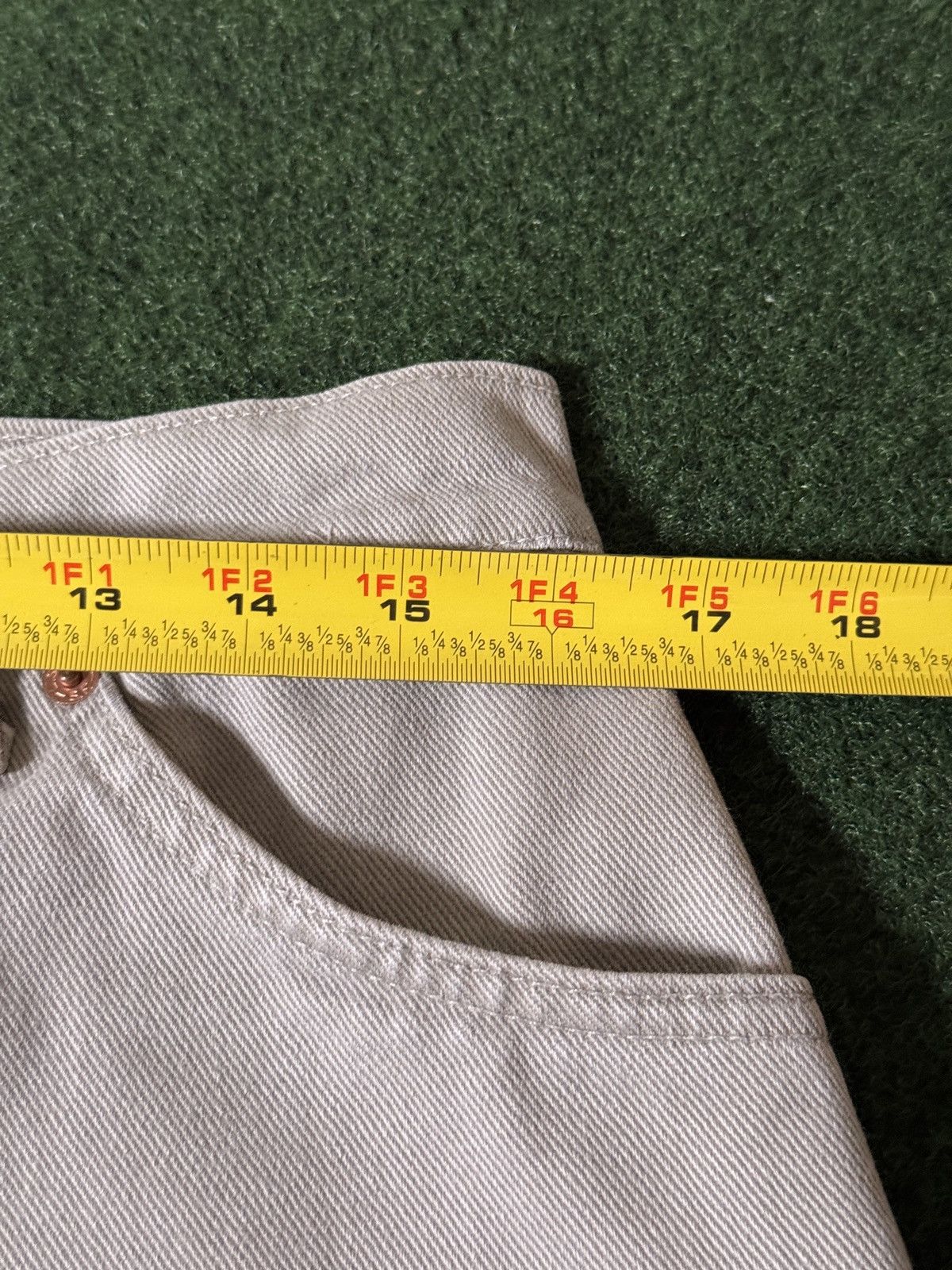 Levi's Vintage Clothing × Vintage Vintage 90s Levi’s Jorts 550 Relaxed 9” Biege Cream Shorts Size US 32 / EU 48 - 4 Thumbnail
