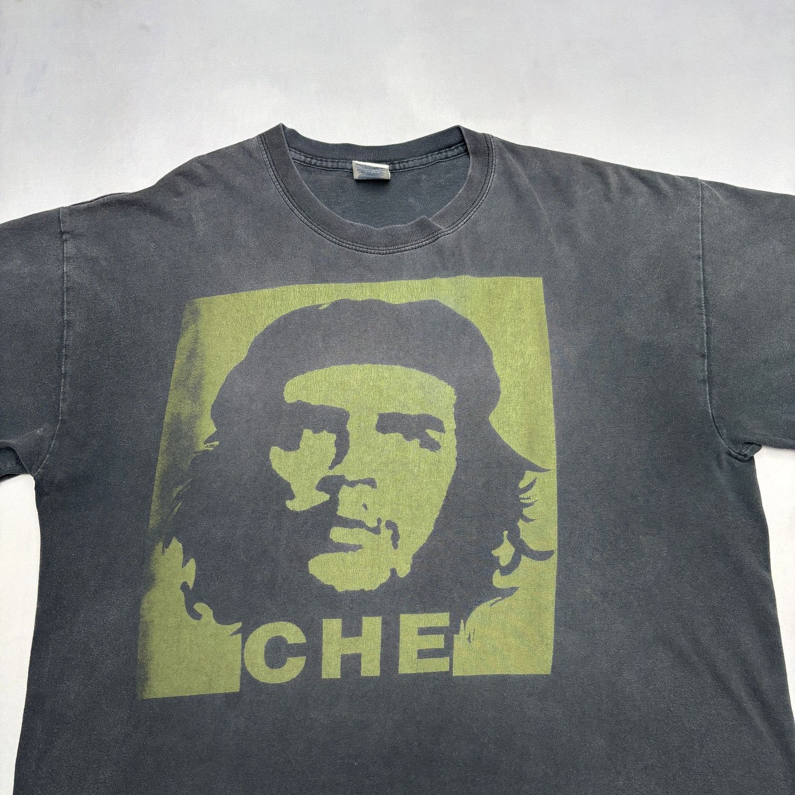 Gildan Vintage Y2K Che Guevara Faded T Shirt XL Cuban Revolution Size US XL / EU 56 / 4 - 2 Thumbnail