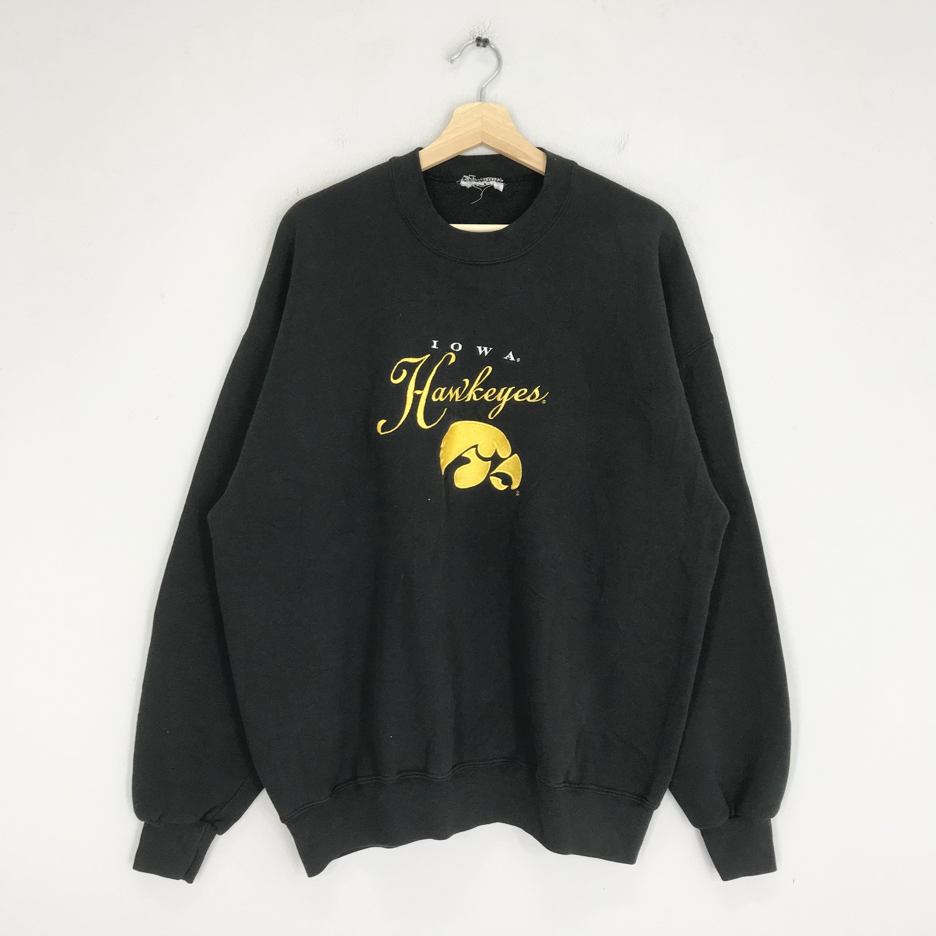 Japanese Brand Vintage Iowa Hawkeyes Football Ncaa Sweatshirt - 59 Size US L / EU 52-54 / 3 - 1 Thumbnail