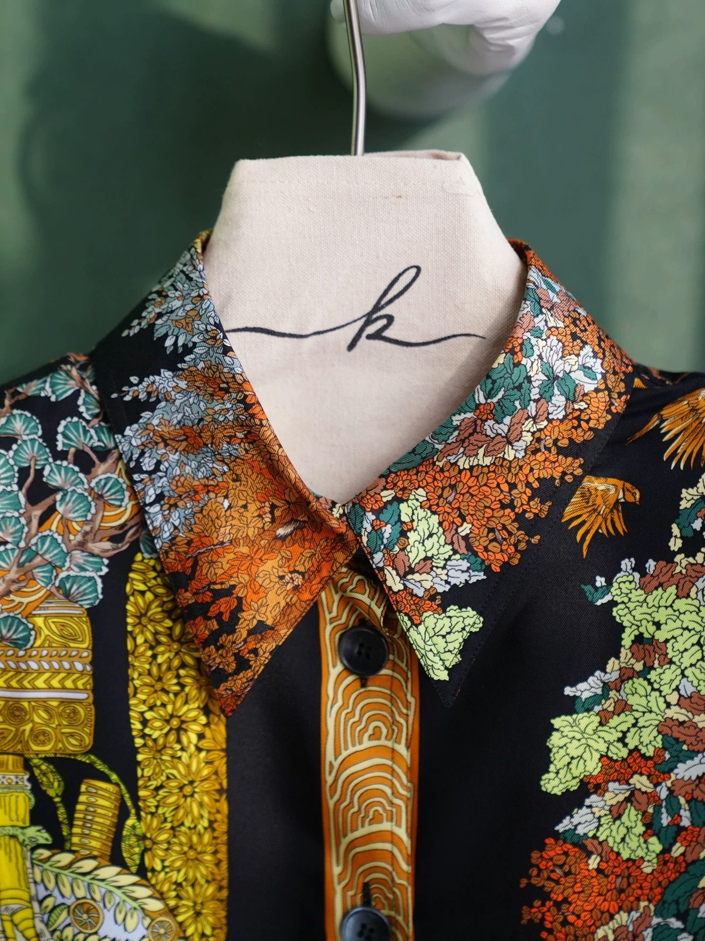 Hermes Hermes Vintage Jungle Legend Silk Shirt Black Oversized Size M / US 6-8 / IT 42-44 - 7 Thumbnail