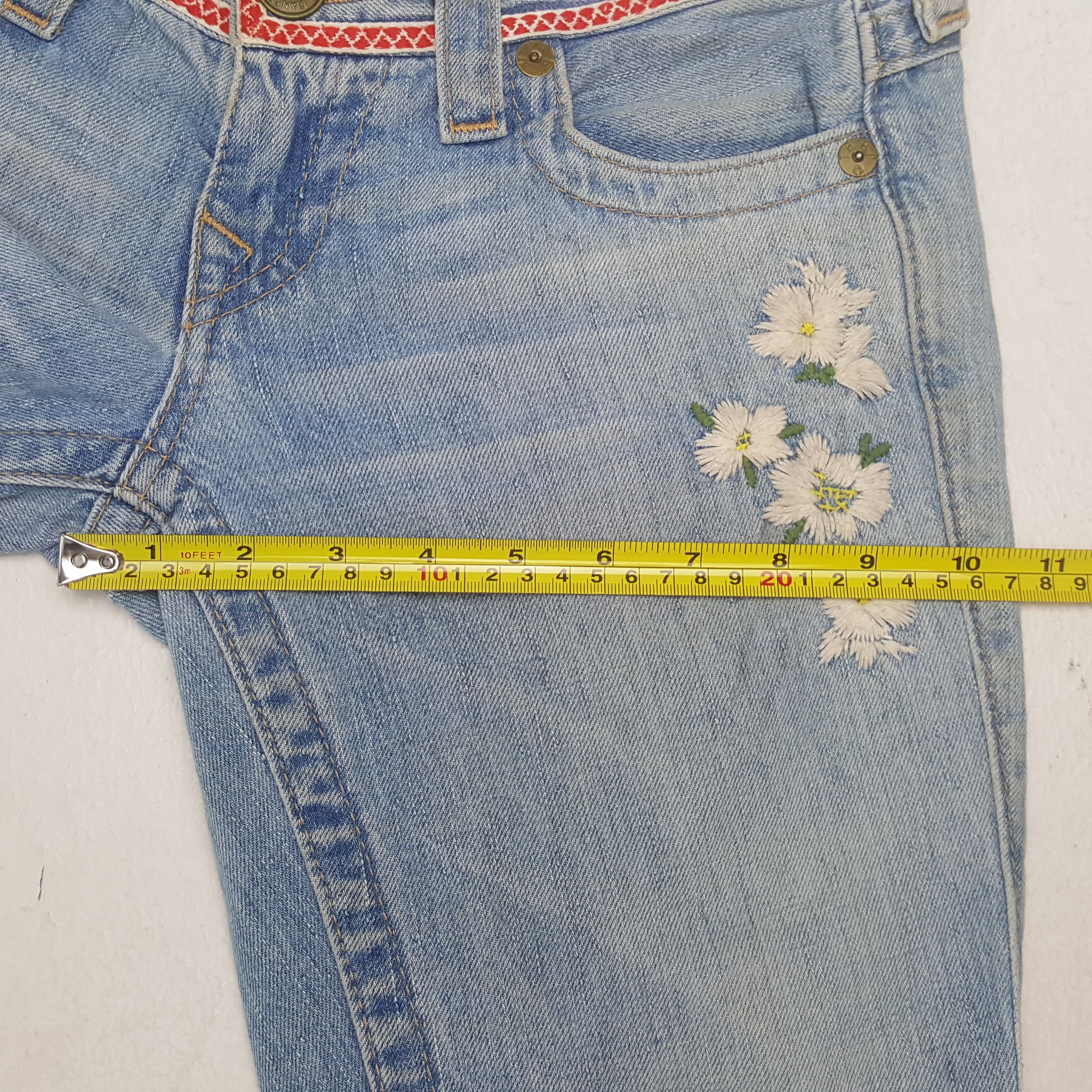 True Religion True Religion Bootcut Fashion Style Jeans C297N7 Size 28" / US 6 / IT 42 - 9 Thumbnail