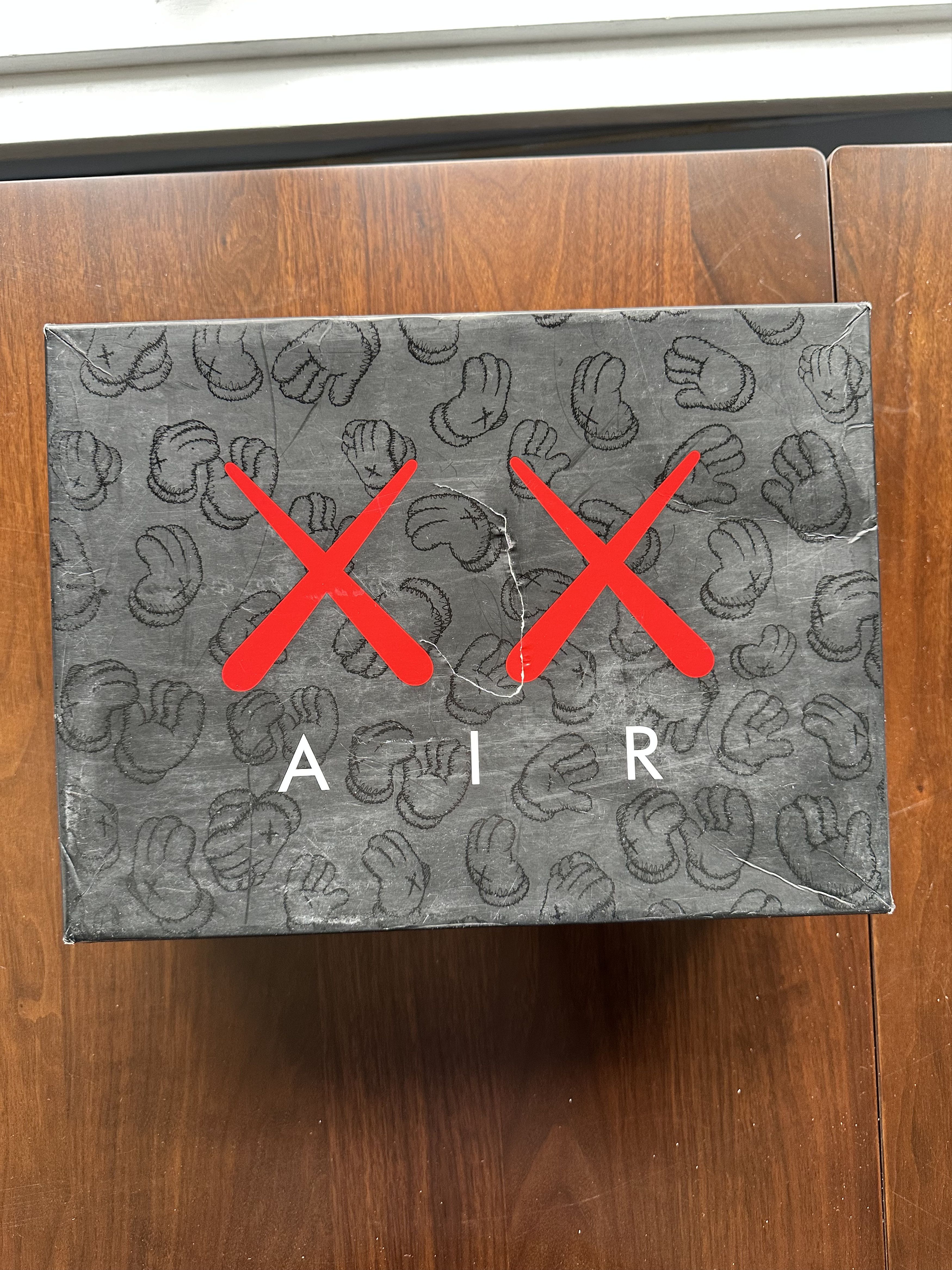 Jordan Brand JORDAN 4 RETRO KAWS Size US 11 / EU 44 - 2 Thumbnail