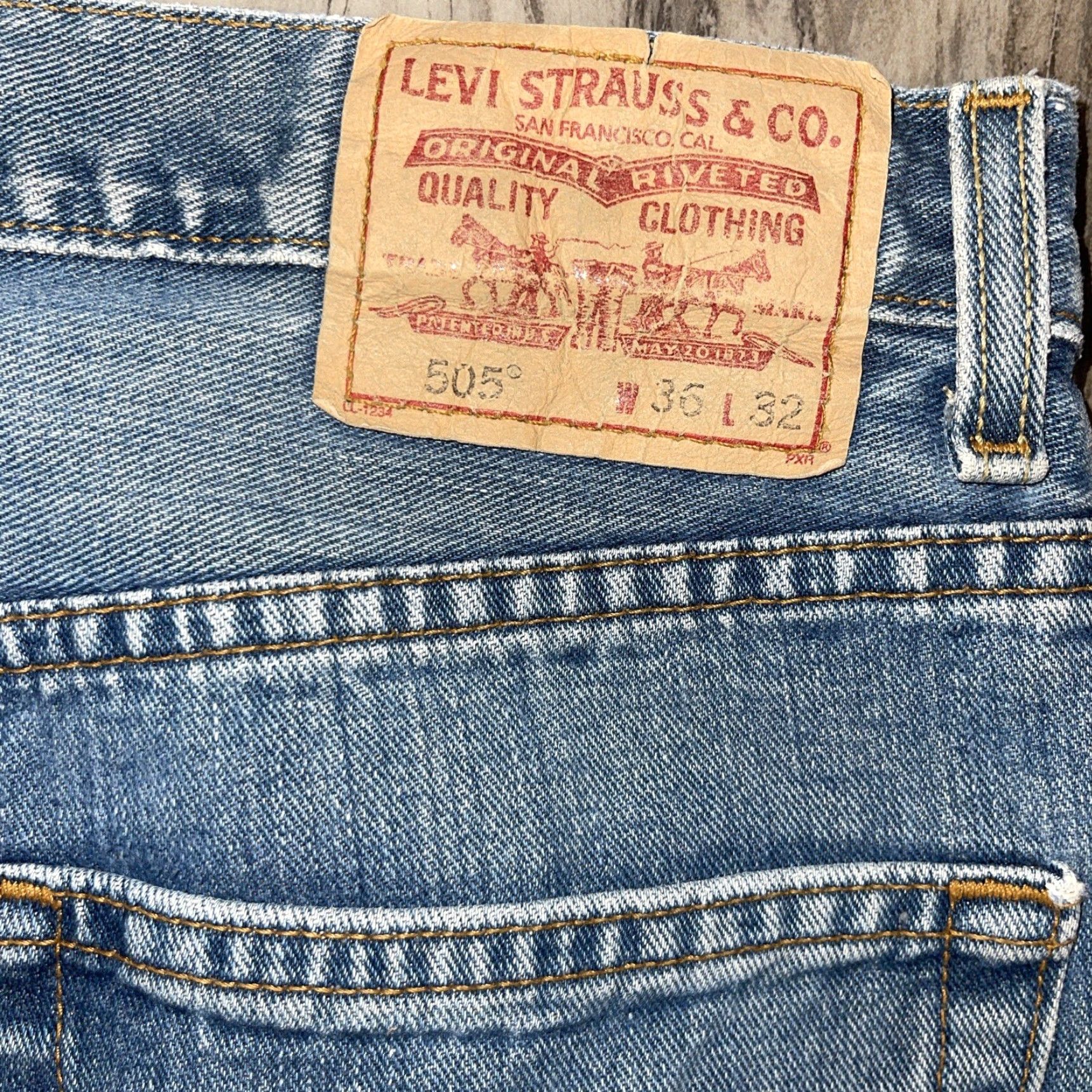 Levi's VINTAGE Levi's 505 Levi's Jeans Regular Fit 36x32 Blue Denim Mens Straight 5-Pocket Size US 36 / EU 52 - 4 Thumbnail