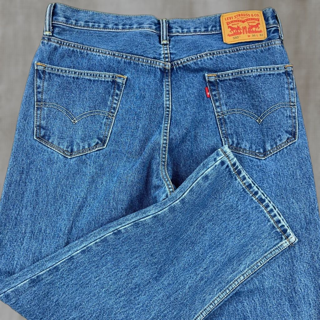 Levi's Levi's 550 Jeans Men 36x32 Relaxed Fit Straight Leg Denim Blue 5-Pocket American Classic 90s? Size US 36 / EU 52 - 1 Thumbnail