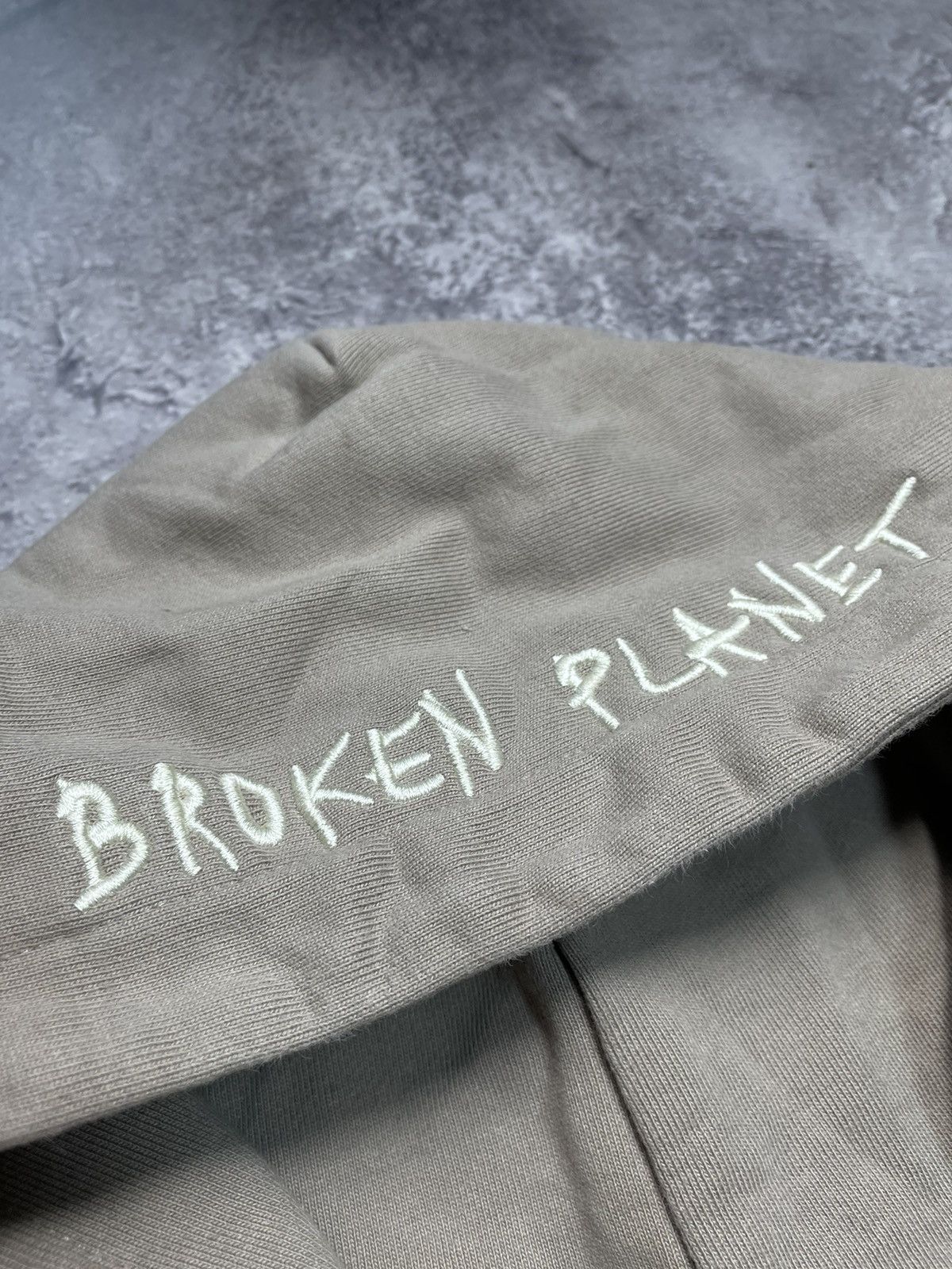 Broken Planet Broken Planet Mkt Y2K Boxy Zip Hoodie Beige S Size US S / EU 44-46 / 1 - 5 Thumbnail