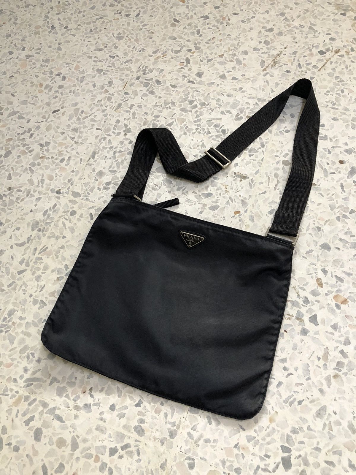 Prada Authentic❗️Vintage 90s Prada Nylon Sling Bag Size ONE SIZE - 4 Thumbnail