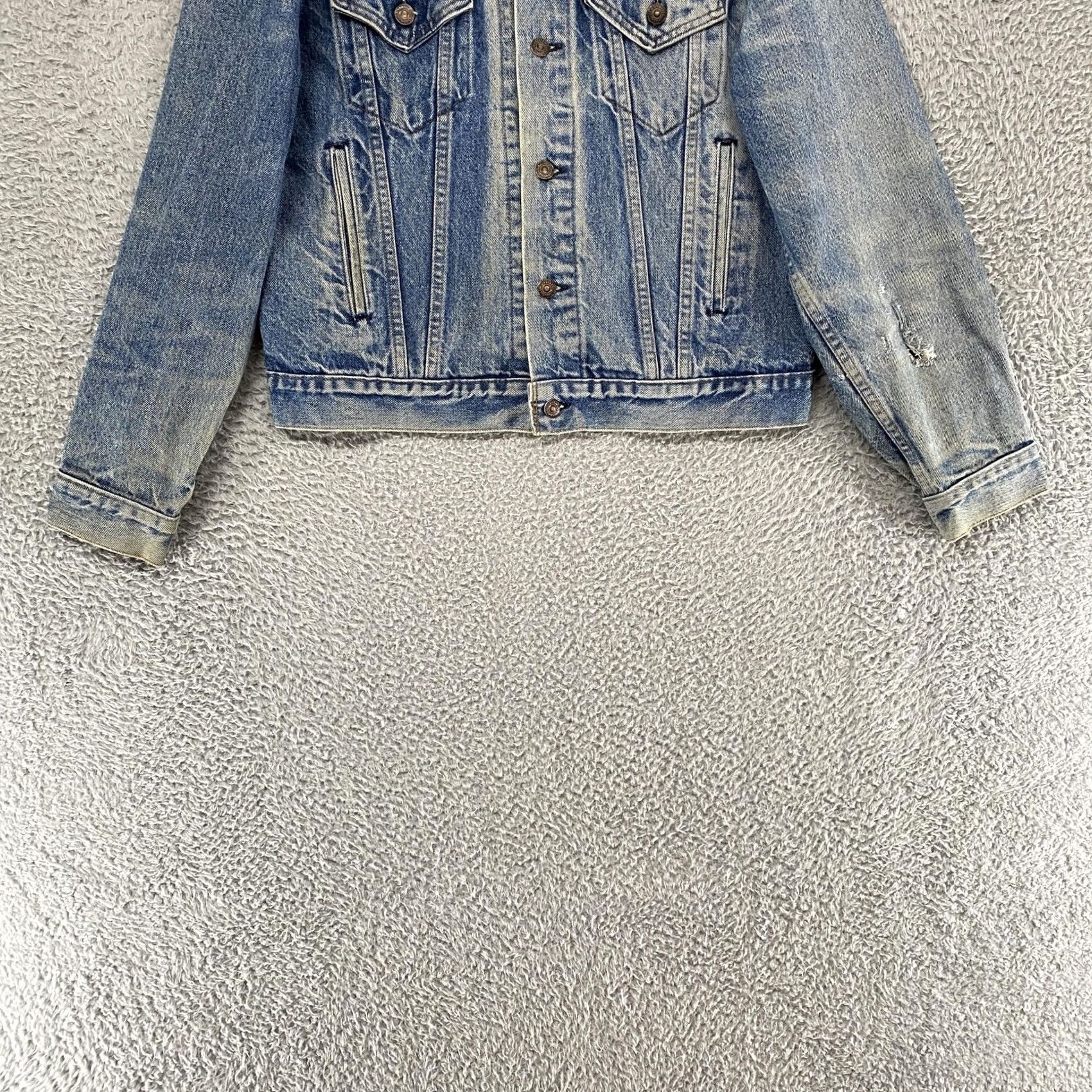 Levi's VINTAGE Levi's Denim Jacket Jacket S Blue Floral Lace Buttons Collared Short Sleeve Women Vintage 70s Made in USA Mens Womens Girls Boys Size S / US 4 / IT 40 - 2 Thumbnail