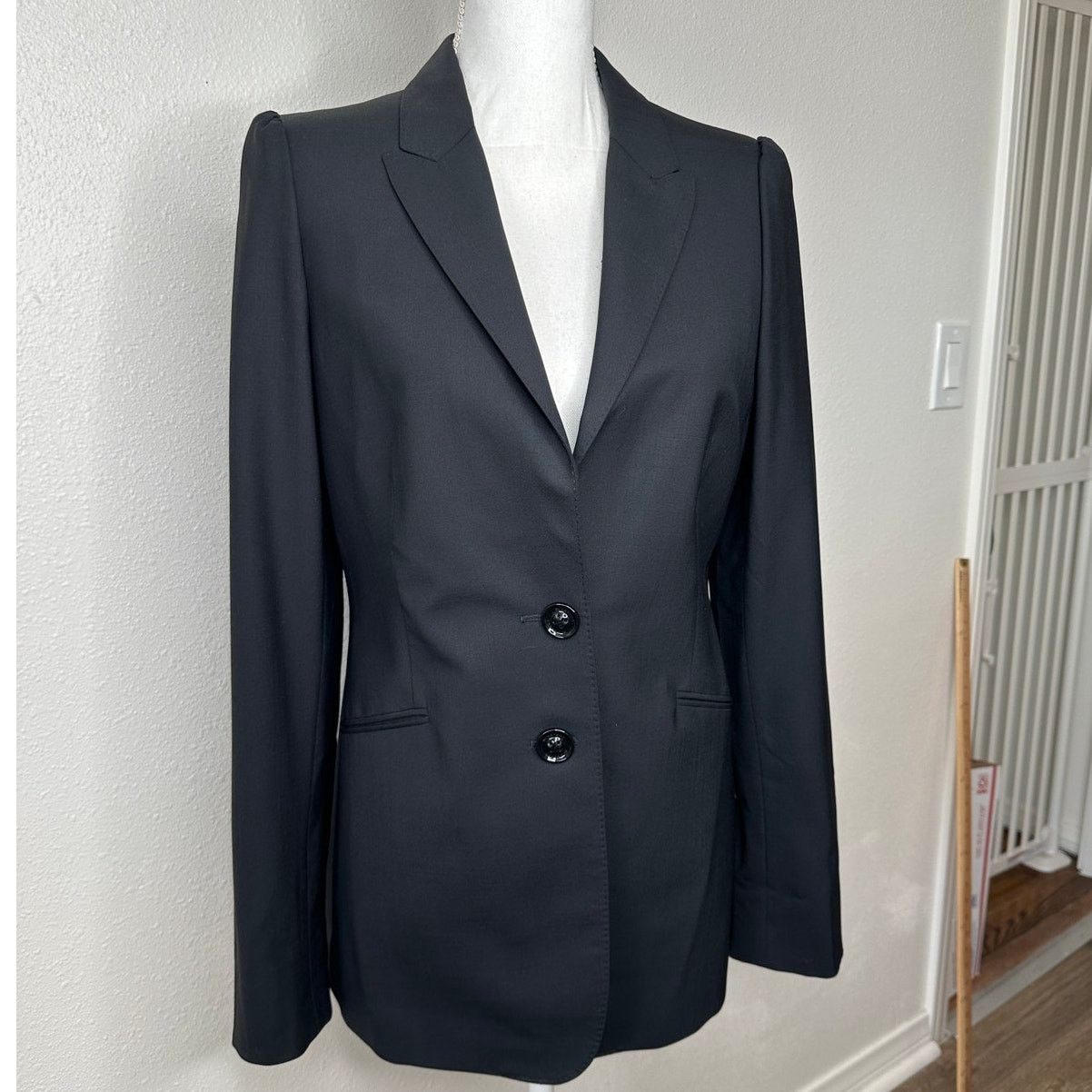 Burberry Burberry London Black 2-Button Wool Blazer Plaid Lined 8 Size M / US 6-8 / IT 42-44 - 4 Thumbnail