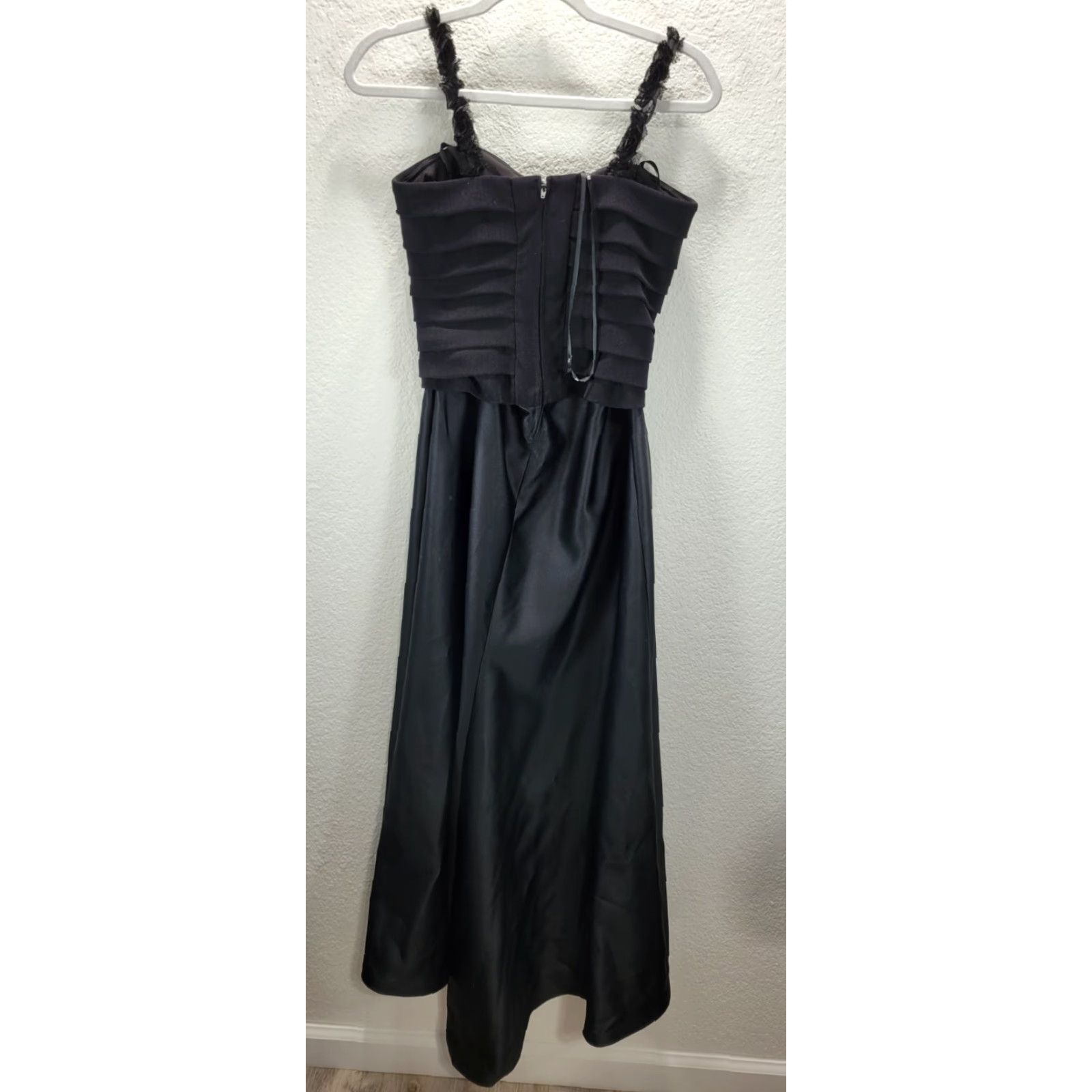 Tadashi Shoji Tadashi Neiman Marcus Black Tiered Layered Fit & Flare Long Dress Cocktail Sz 6P Size M / US 6-8 / IT 42-44 - 5 Thumbnail