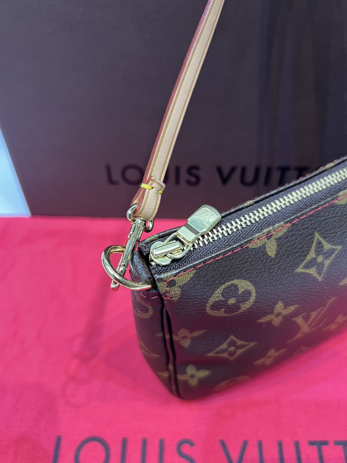 Louis Vuitton × Takashi Murakami LOUIS VUITTON CHERRY POCHETTE TAKASHI MURAKAMI Size ONE SIZE - 20 Thumbnail