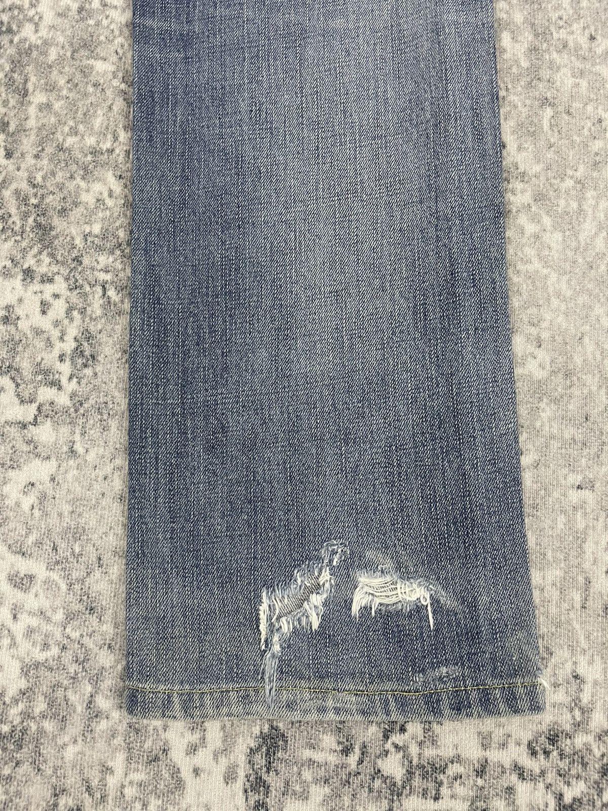 Uniqlo Vintage Uniqlo S002 Easy Fit Straight Distressed Denim Size US 31 - 10 Thumbnail