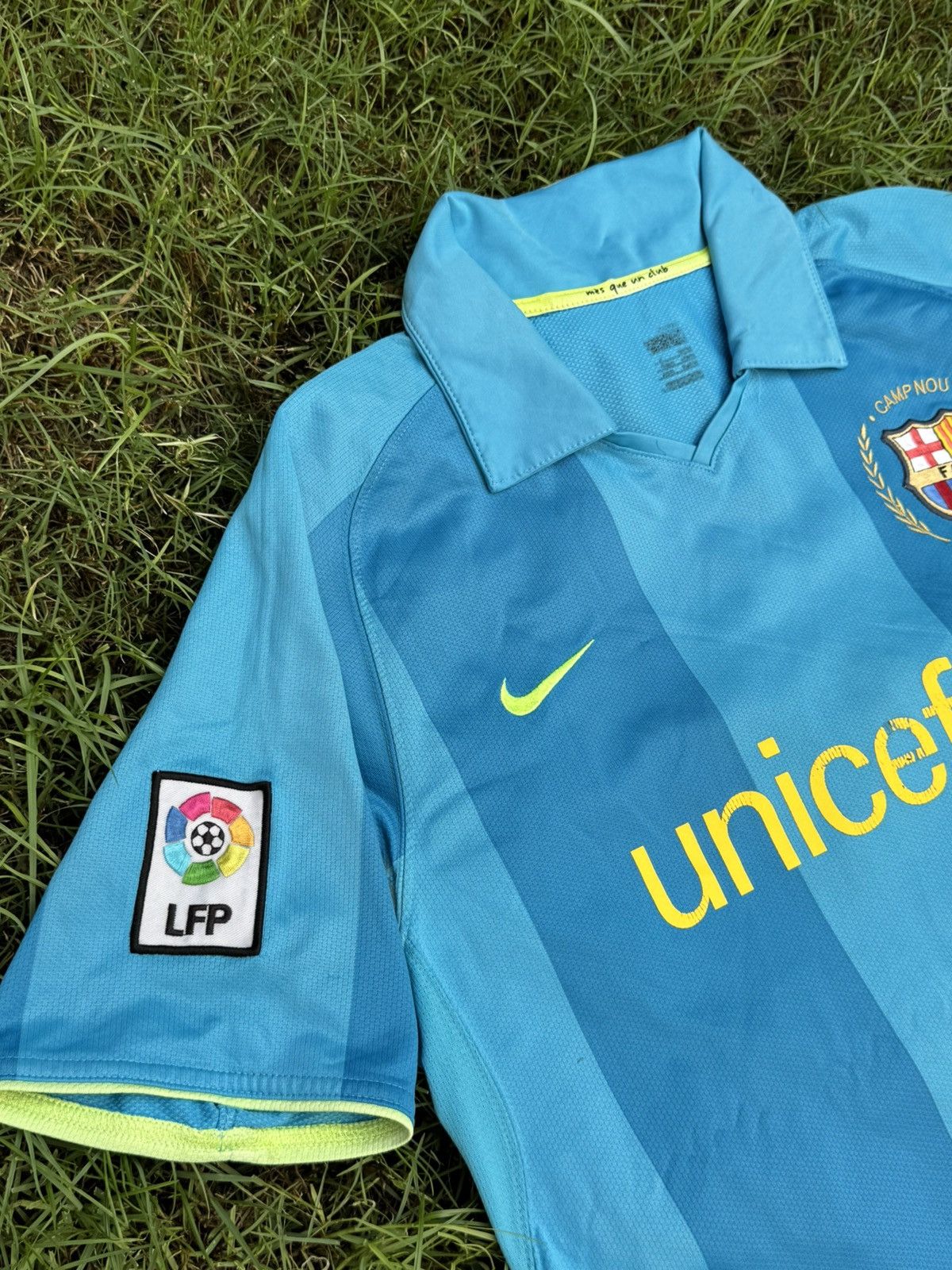 Nike T-shirt Barcelona Away Football Shirt Jersey 2007 2008 Nike Size US L / EU 52-54 / 3 - 4 Thumbnail