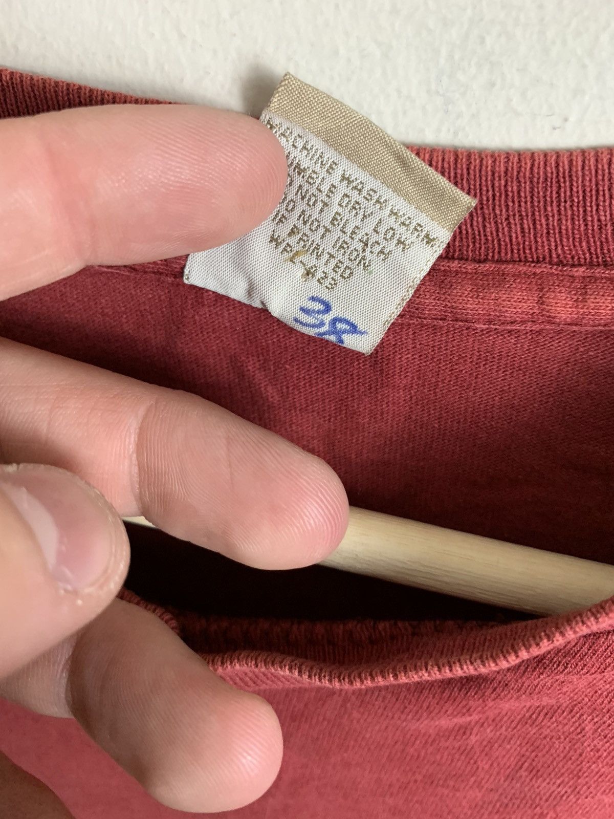Levi's × Vintage Vintage Levi Red Logo T-Shirt Size US L / EU 52-54 / 3 - 1 Thumbnail