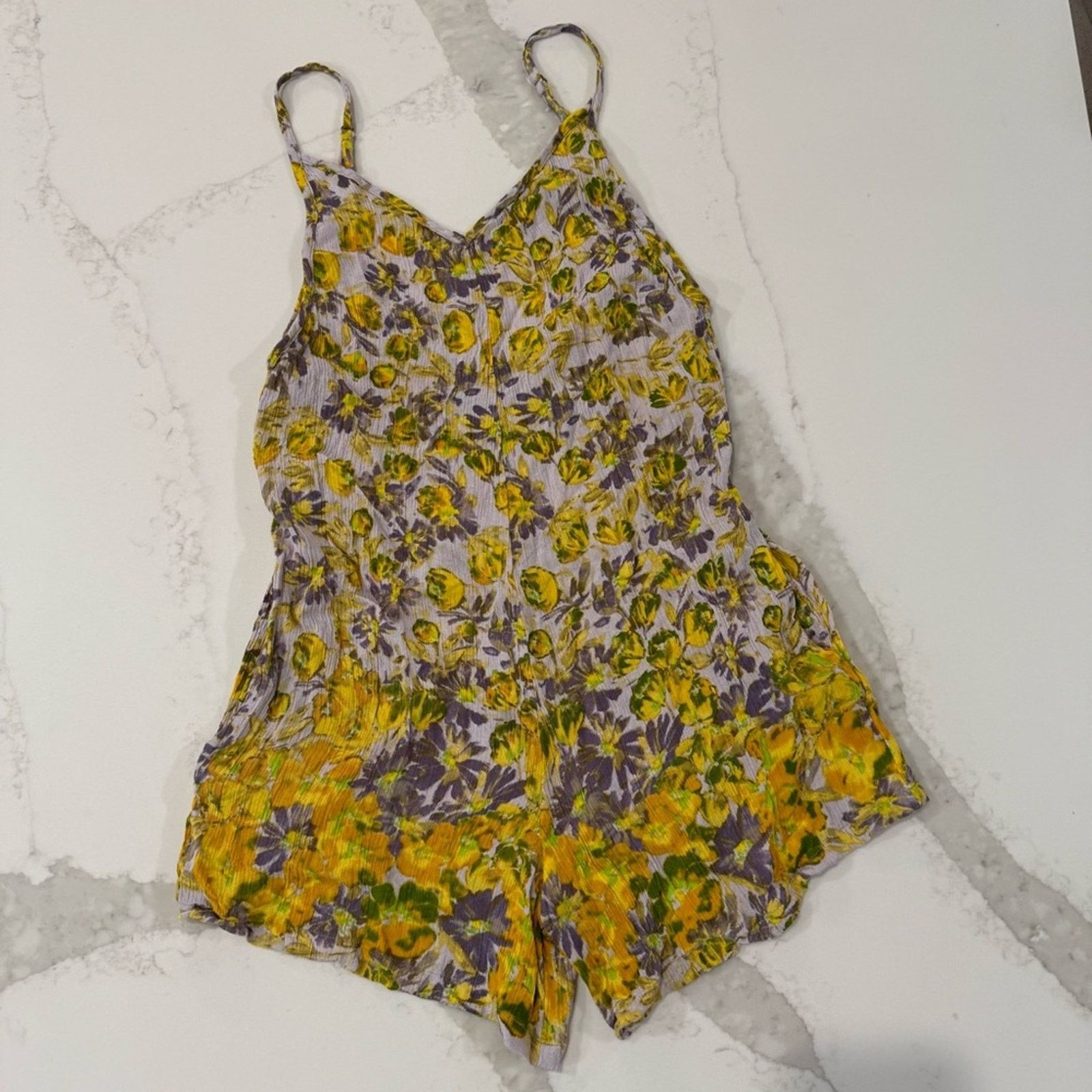 Free People Free People One Floral V-Neck Romper Womens Small Size 28" / US 6 / IT 42 - 1 Thumbnail