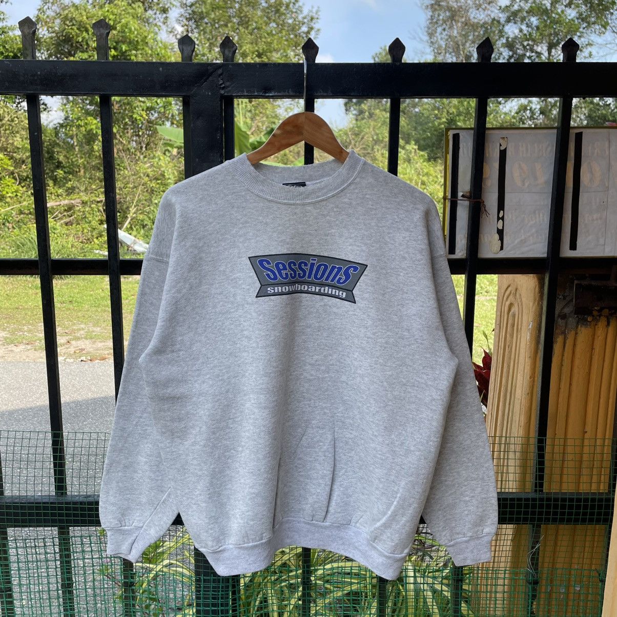 Sessions 🔥Vintage 90s Sessions Center Box Logo Distress Sweatshirts Size US M / EU 48-50 / 2 - 1 Thumbnail