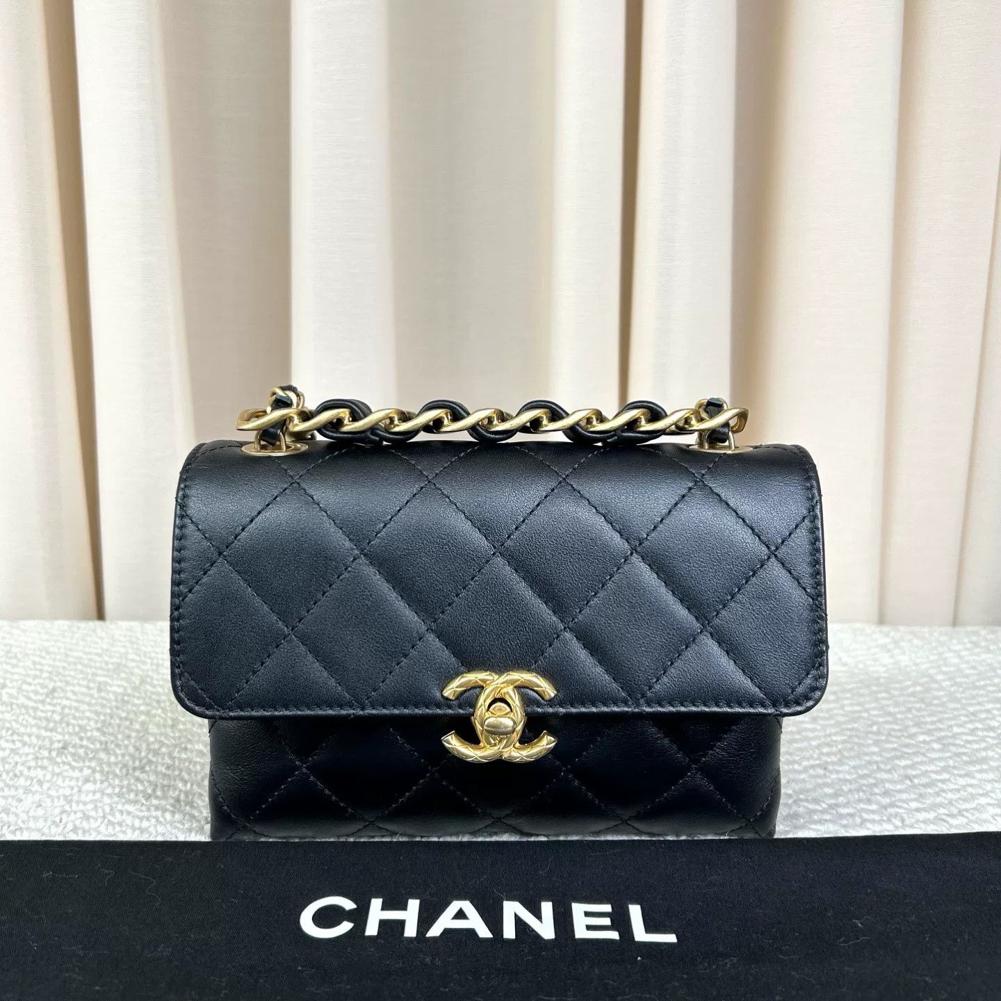 Chanel Pre-loved Bag Very good condition Size ONE SIZE - 1 Thumbnail