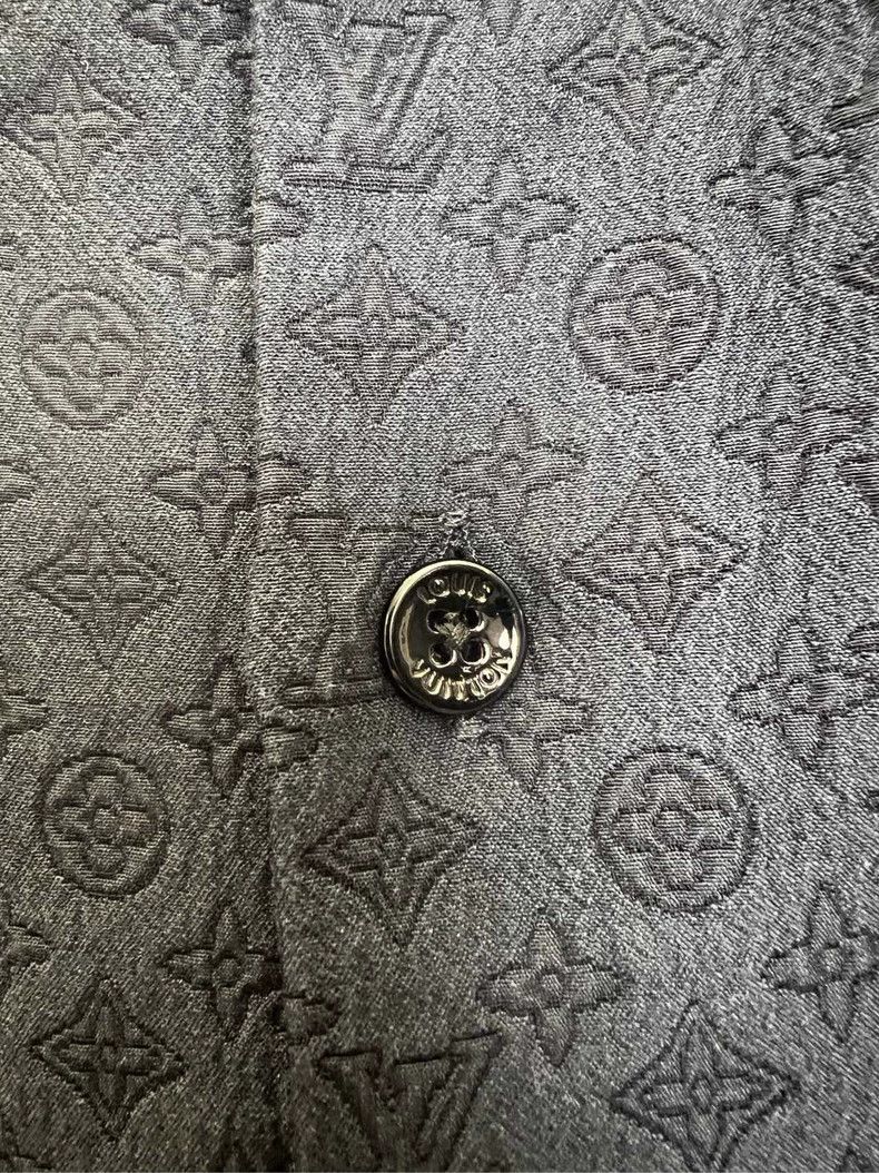Louis Vuitton Louis Vuitton Dark blue dark grain full print short sleeve Size US M / EU 48-50 / 2 - 3 Thumbnail