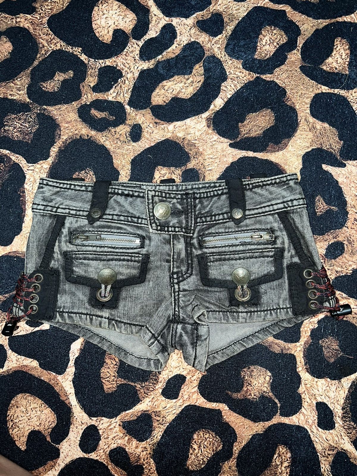 Japanese Brand ➕Super Rare D.i.a. Gyaru shorts 💗🖤 Size 26" / US 2 / IT 38 - 2 Thumbnail