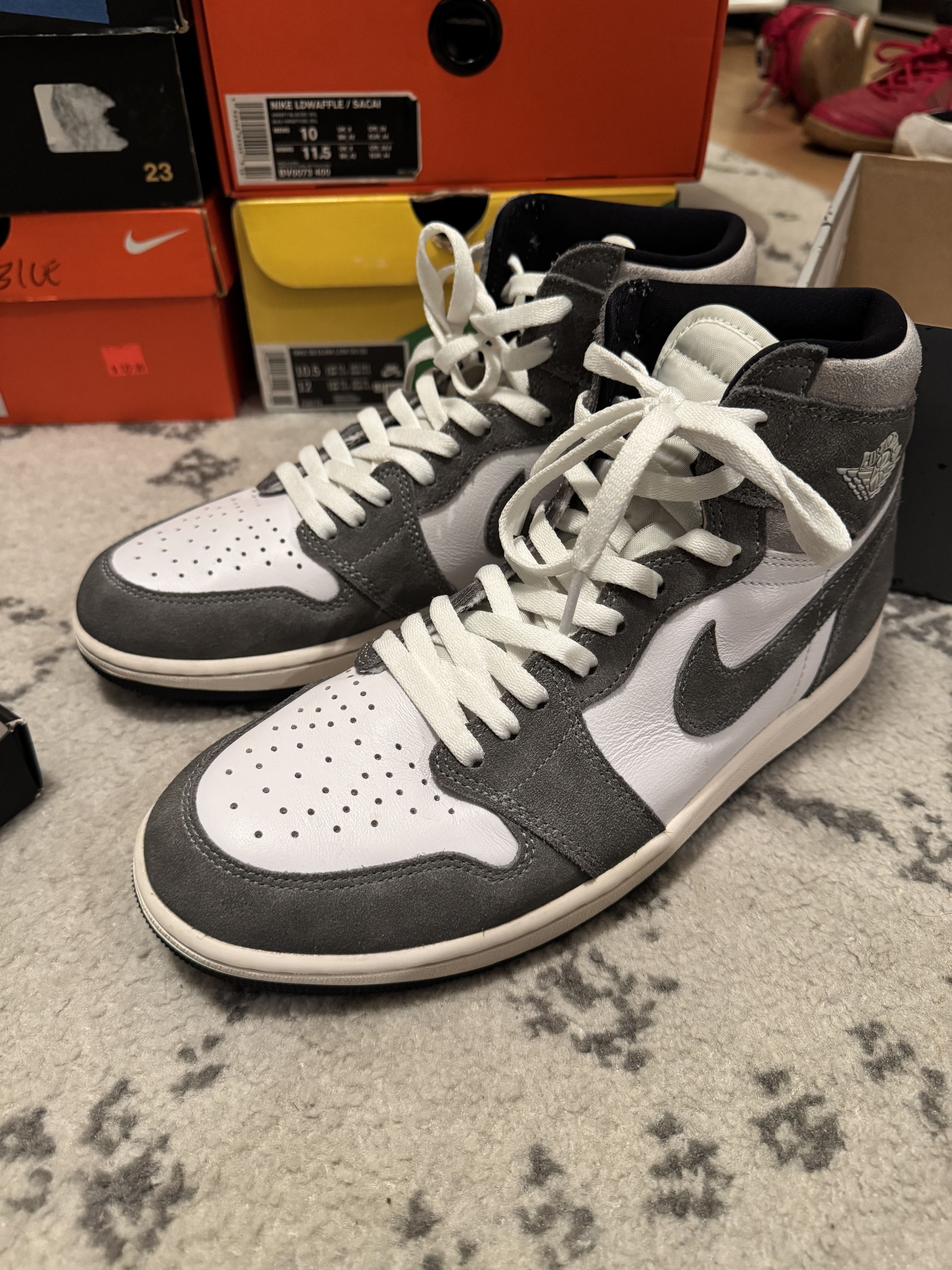 Jordan Brand Nike Air Jordan 1 Retro High OG "Washed Black" Size US 10.5 / EU 43-44 - 6 Thumbnail