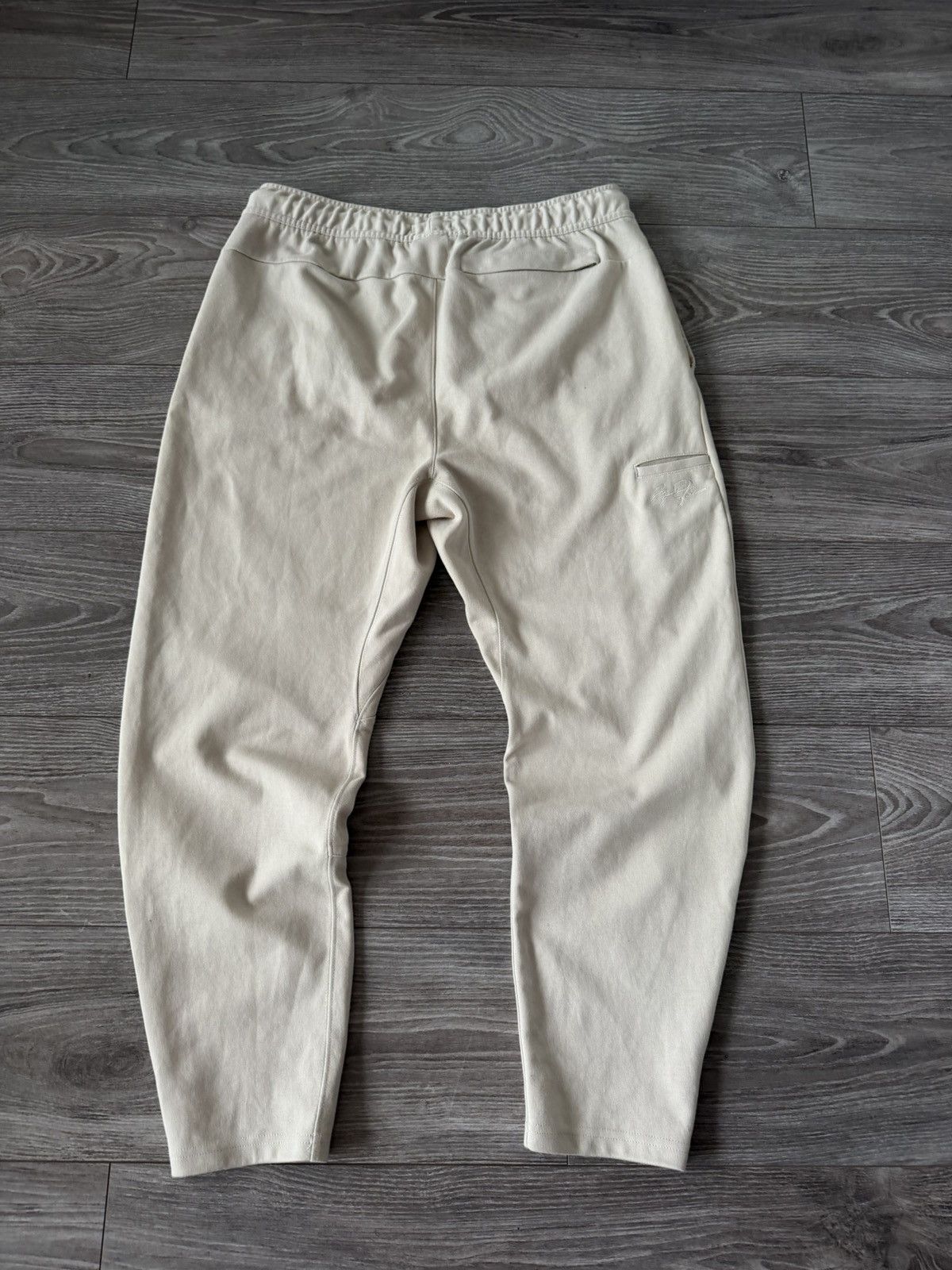 Jordan Brand Nike Air Jordan Paris Premium Embroidered Logo Mens Joggers Size US 34 / EU 50 - 25 Thumbnail
