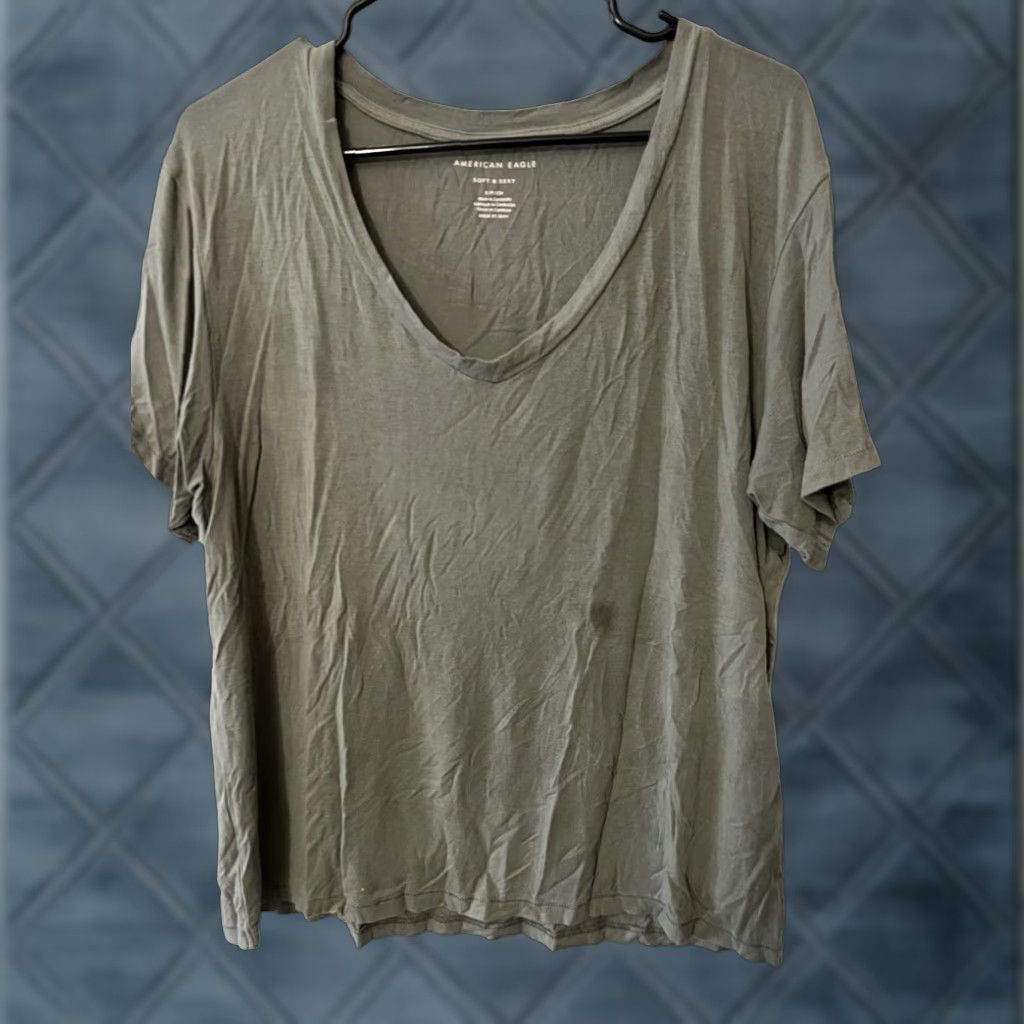American Eagle Outfitters American Eagle Womens Short Sleeve V-Neck T-Shirt S Modal Blend Green Casual Basic Size S / US 4 / IT 40 - 1 Thumbnail