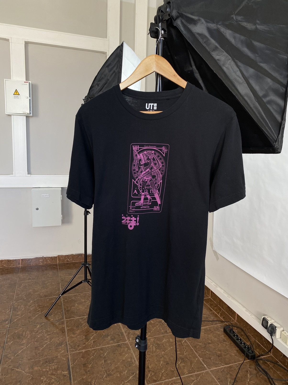 Uniqlo 🇯🇵 Uniqlo Asuna Rare T-Shirt Hype Y2K Size US M / EU 48-50 / 2 - 1 Thumbnail
